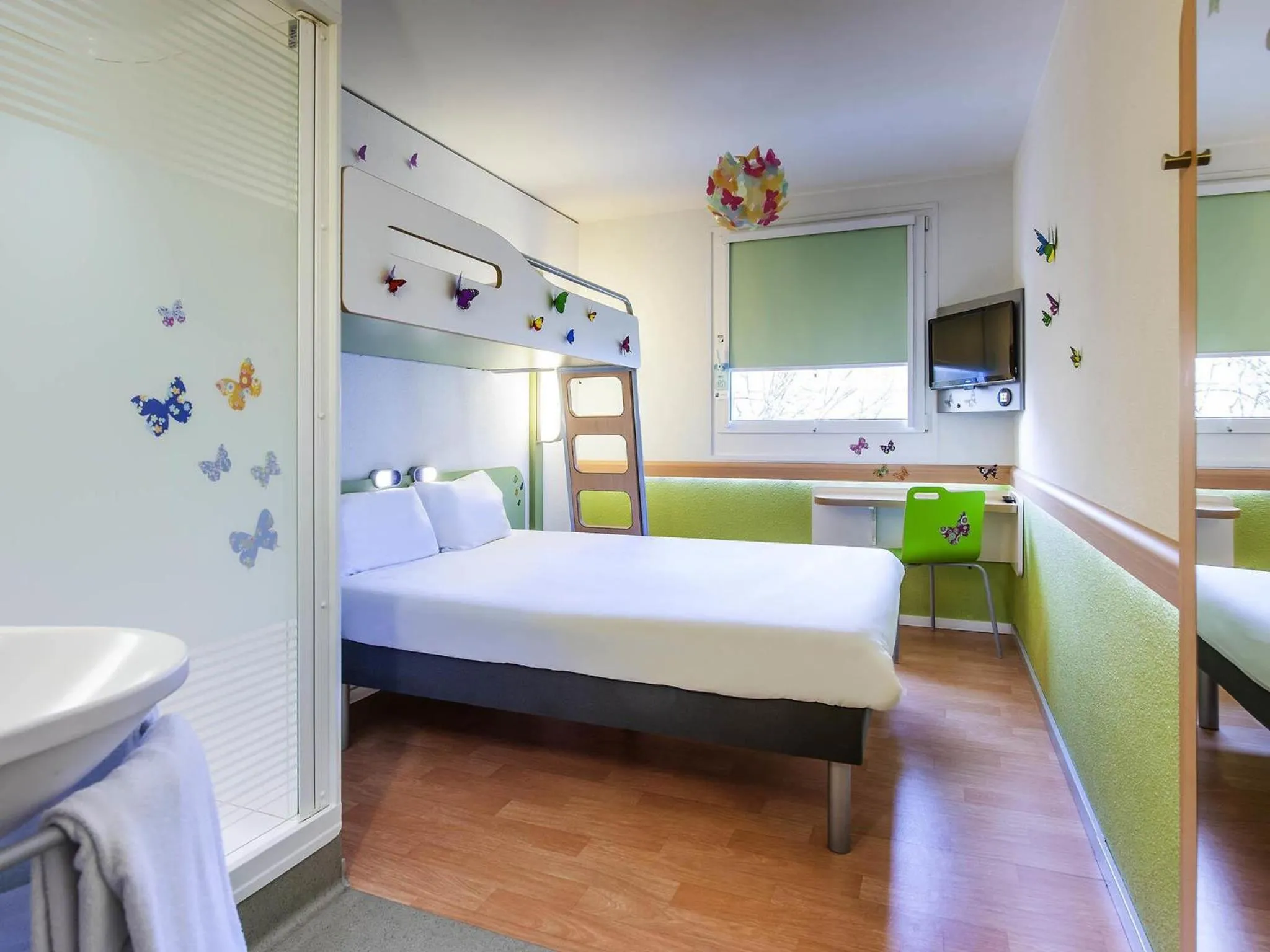 Bedroom, Bed in ibis budget Berlin Kurfürstendamm