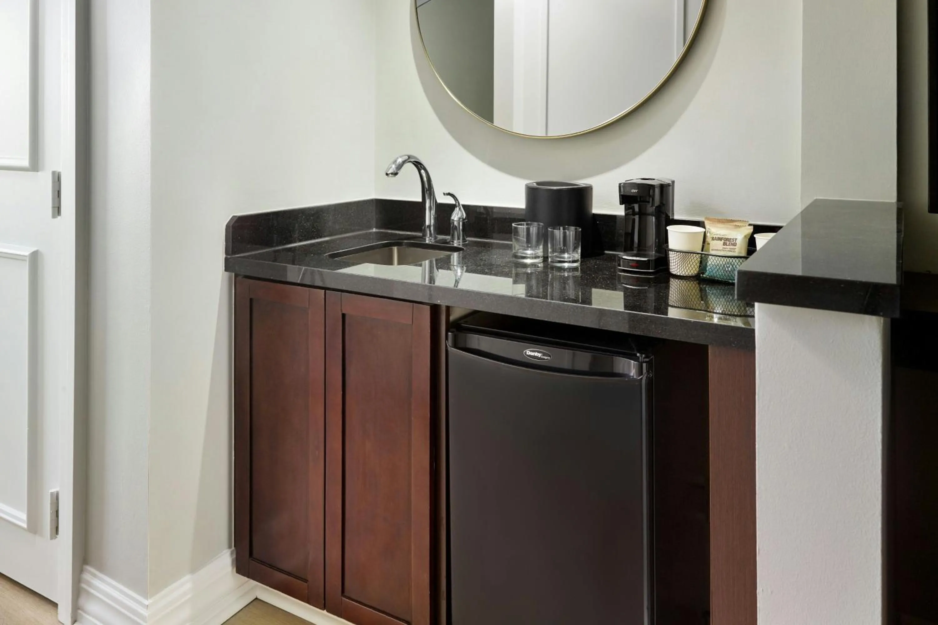 Lounge or bar in Courtyard by Marriott New Orleans French Quarter/Iberville