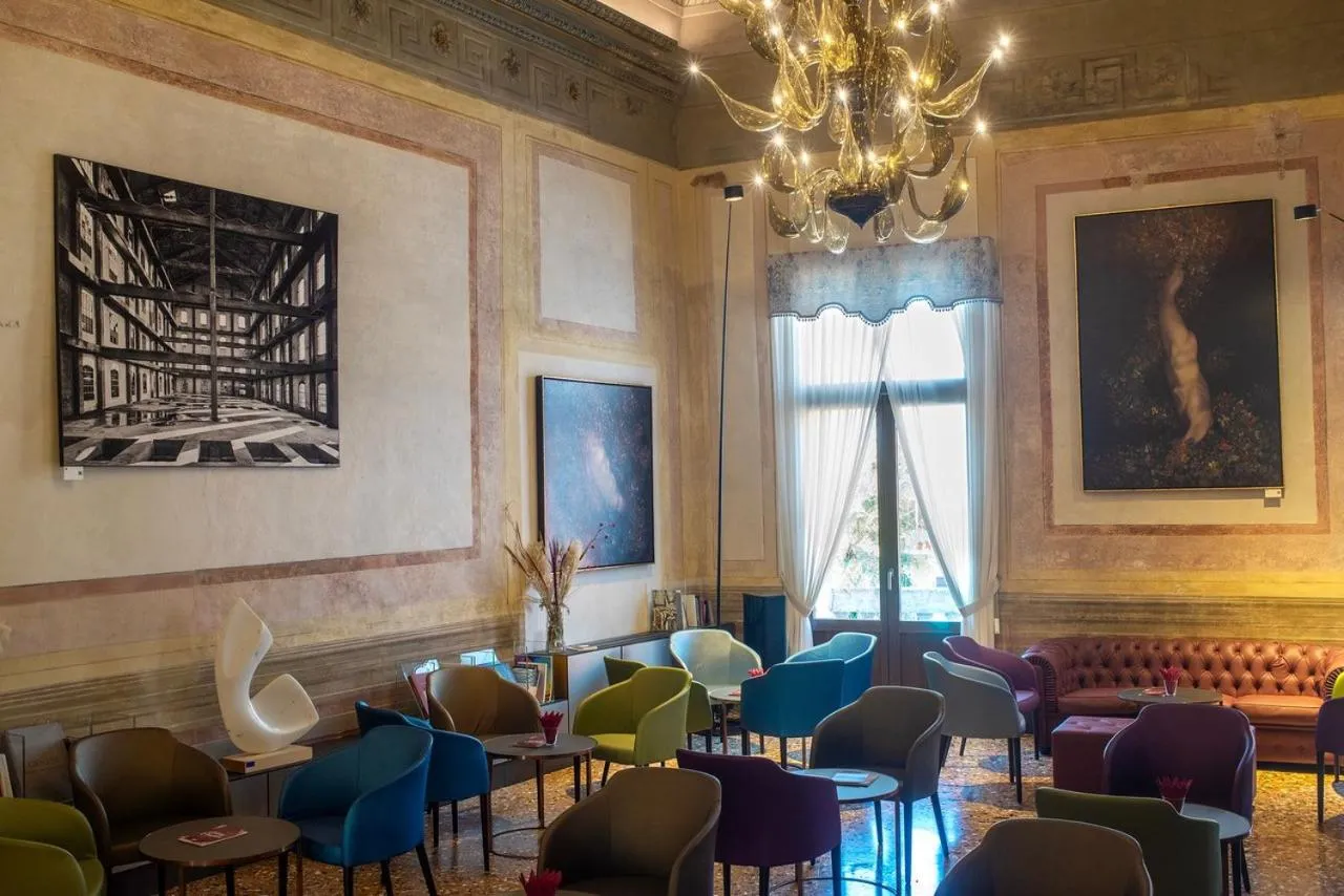 Lounge or bar in Hotel Aquarius Venice - Ascend Collection