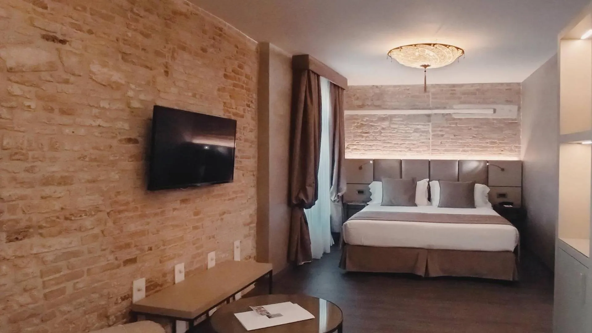 Bed in Hotel Aquarius Venice - Ascend Collection