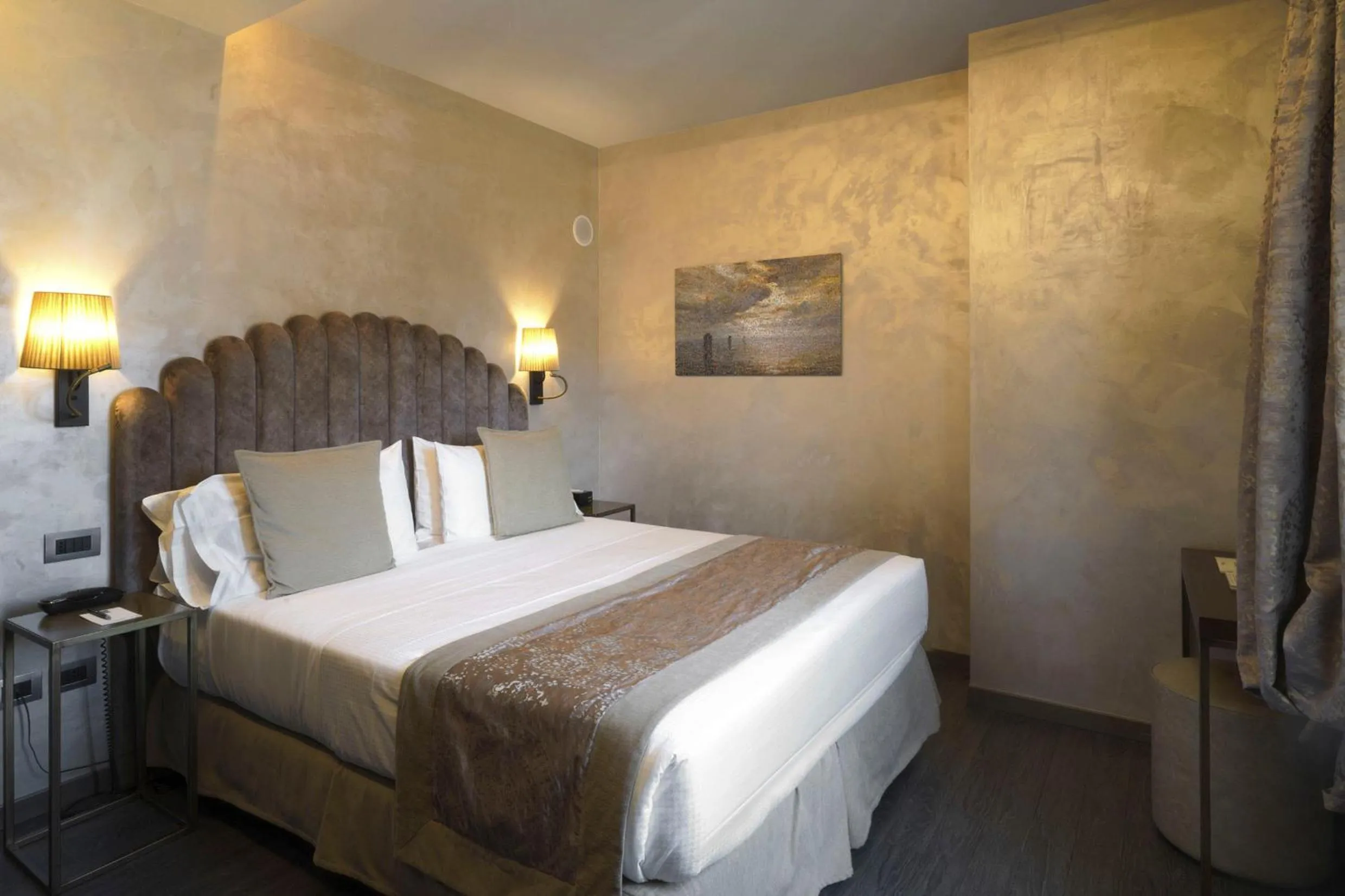 Bed in Hotel Aquarius Venice - Ascend Collection