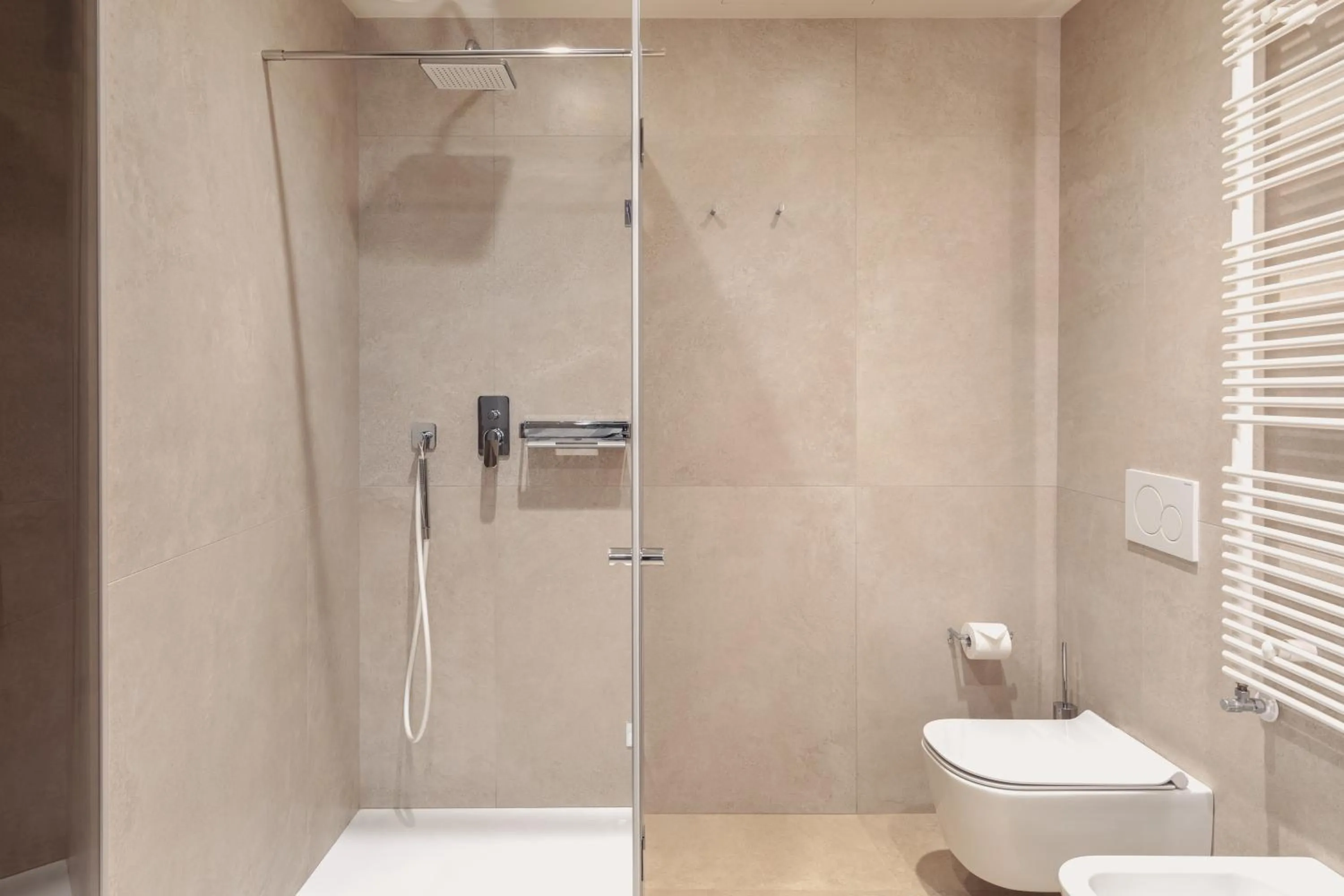 Shower in Hotel Aquarius Venice - Ascend Collection