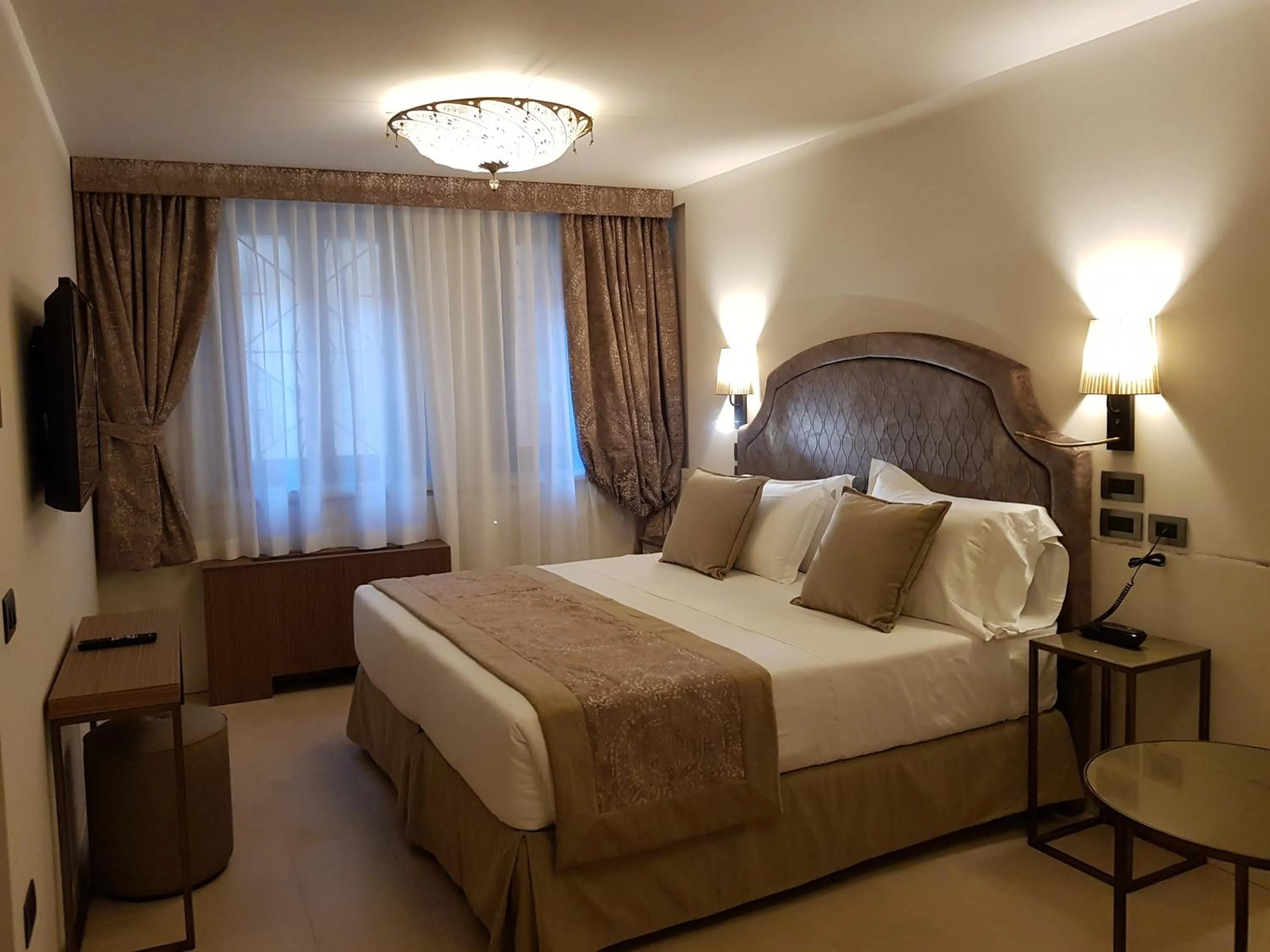 Bed in Hotel Aquarius Venice - Ascend Collection