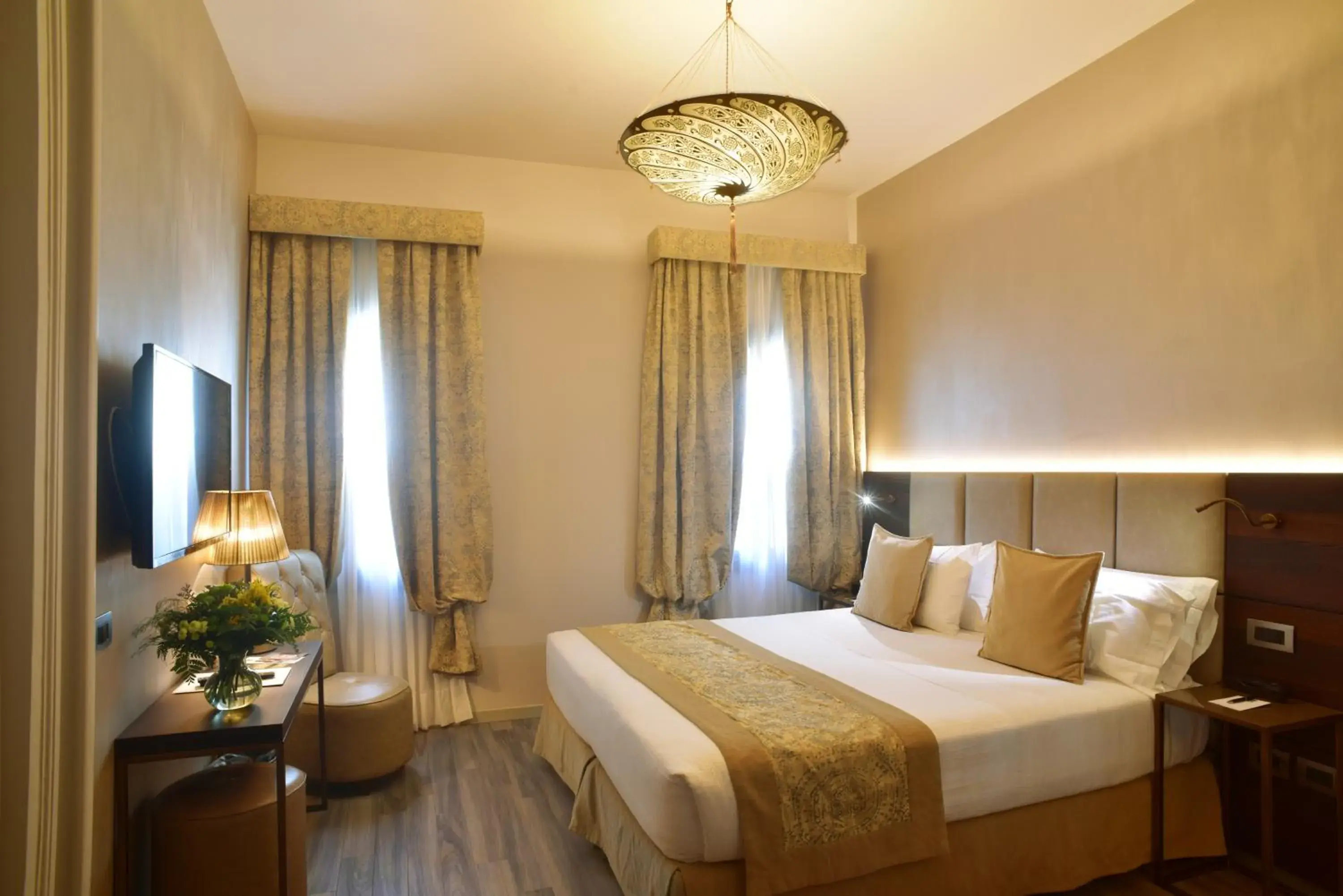 Comfort King Double or Twin Room in Hotel Aquarius Venice - Ascend Collection Comfort King Double or Twin Room in Hotel Aquarius Venice - Ascend Collection