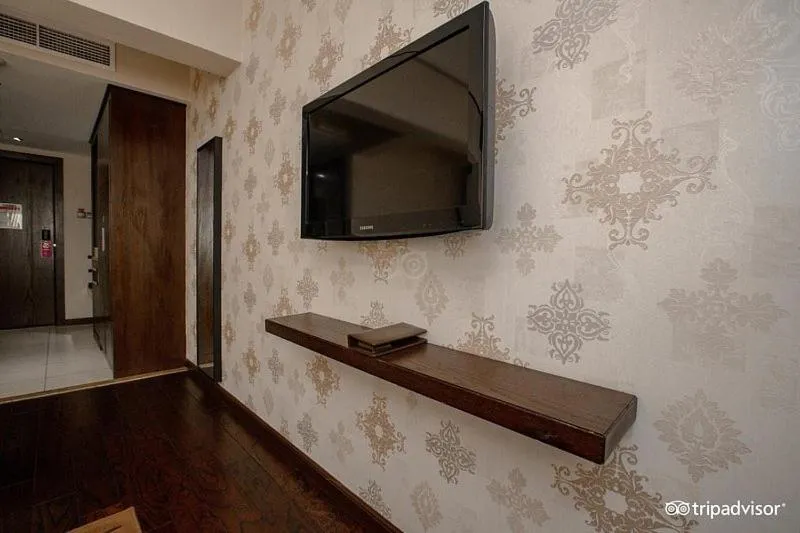 Communal lounge/ TV room in Mark Inn Hotel Deira