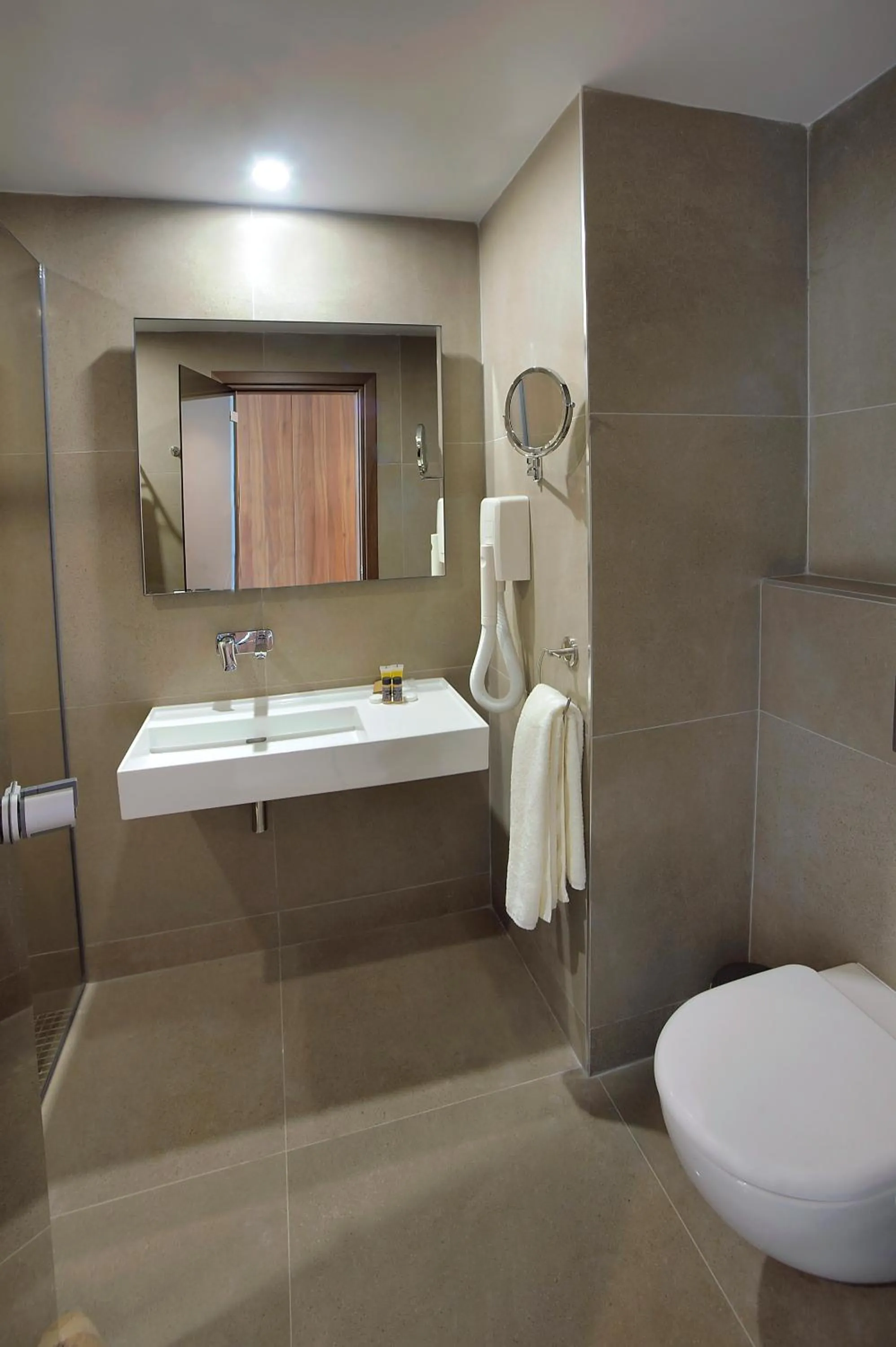 Nelia Beach Hotel & Spa