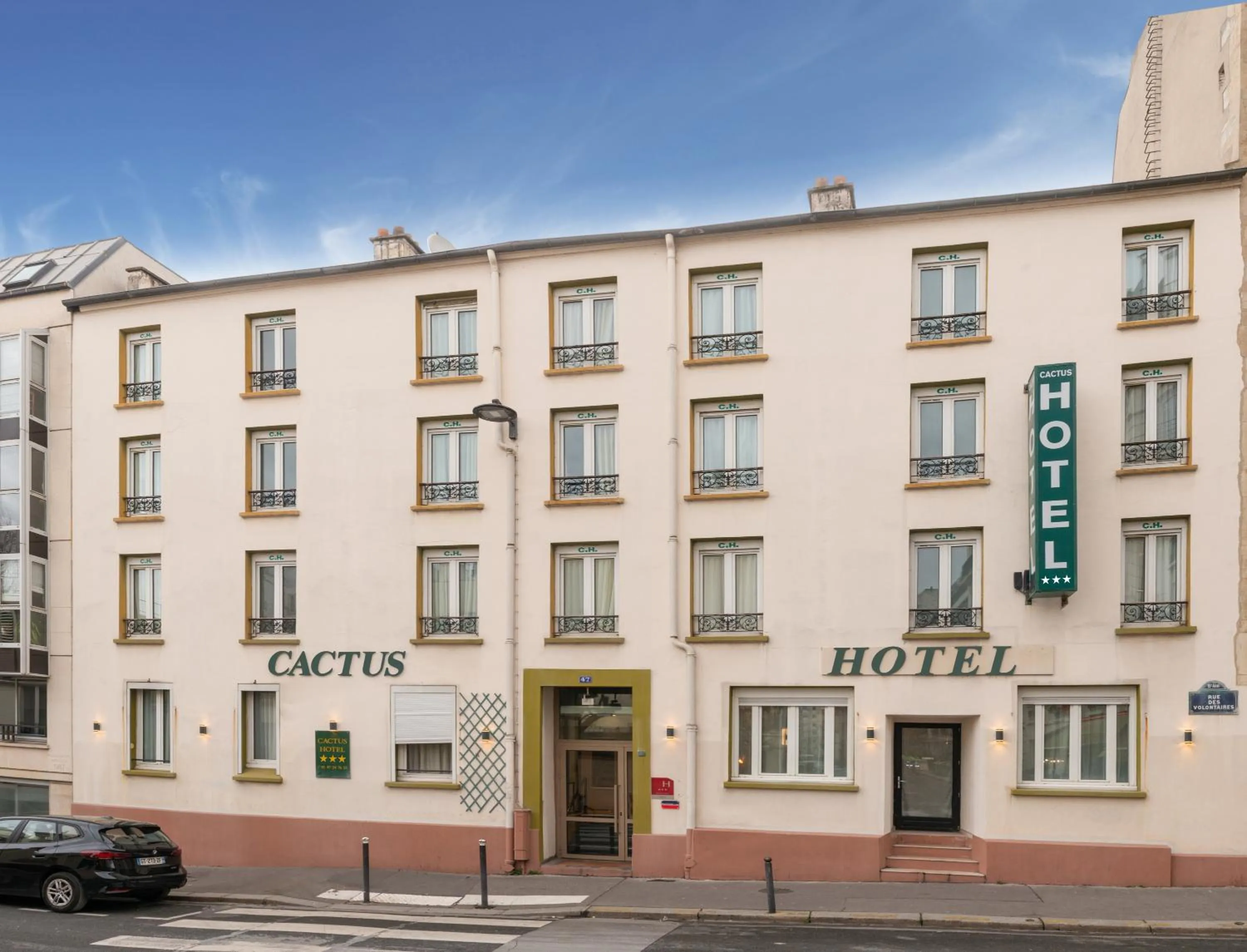 Property building in Hotel Cactus