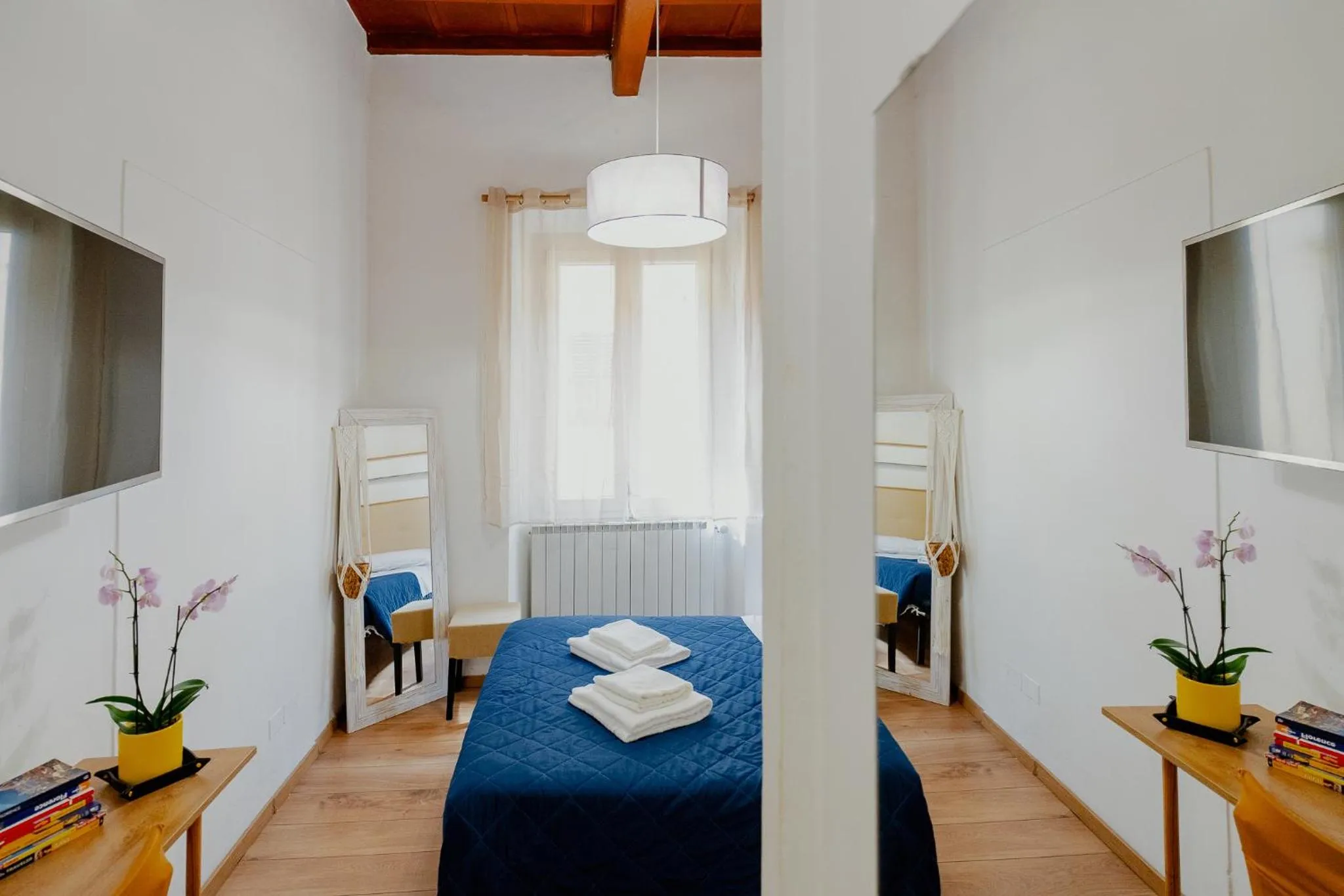 Bedroom, Bed in Florence Rooms