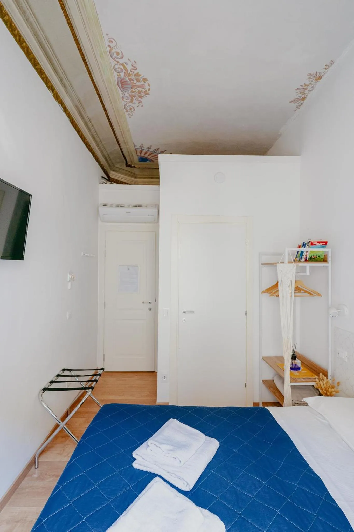 Bedroom, Bed in Florence Rooms