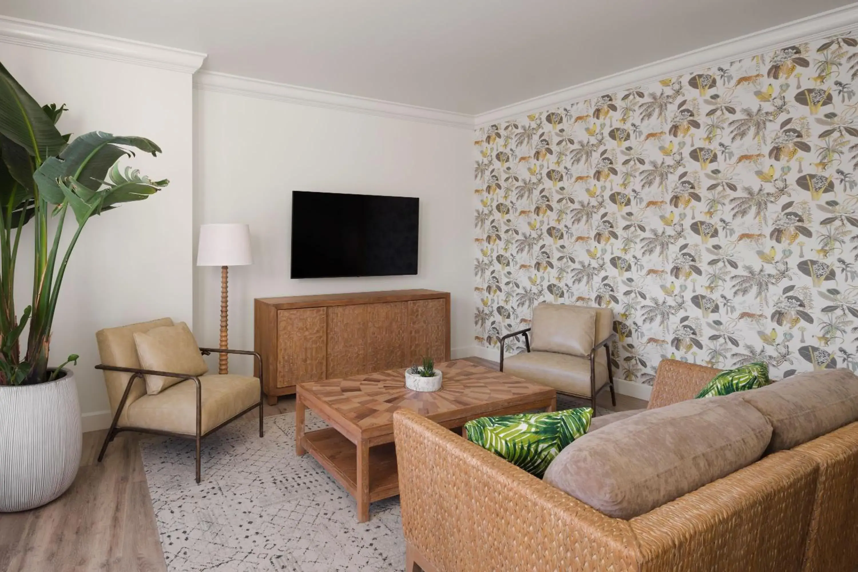 One-Bedroom King Villa Suite in Tommy Bahama Miramonte Resort & Spa One-Bedroom King Villa Suite in Tommy Bahama Miramonte Resort & Spa