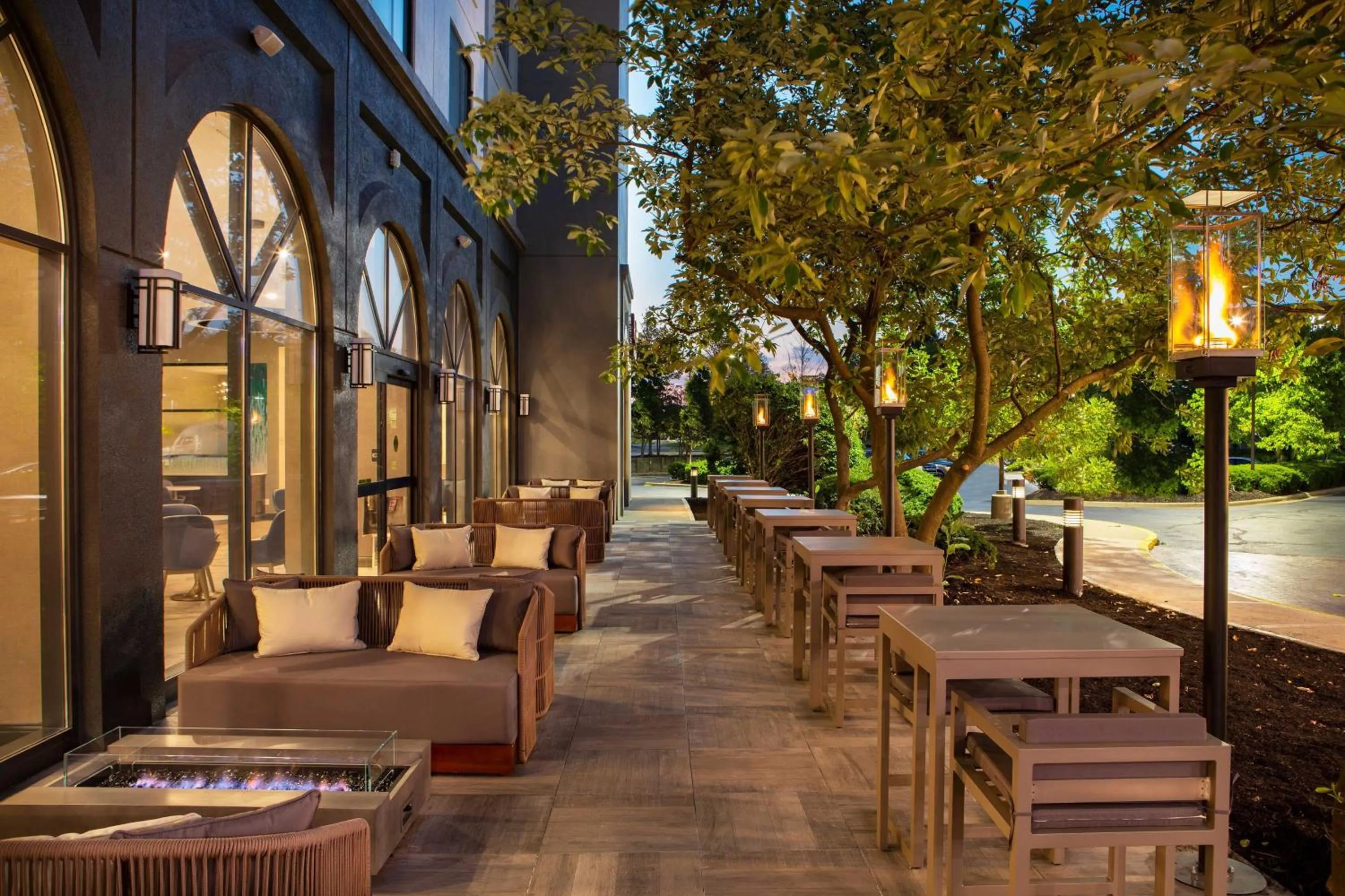 Restaurant/places to eat in Sheraton Suites Columbus Worthington