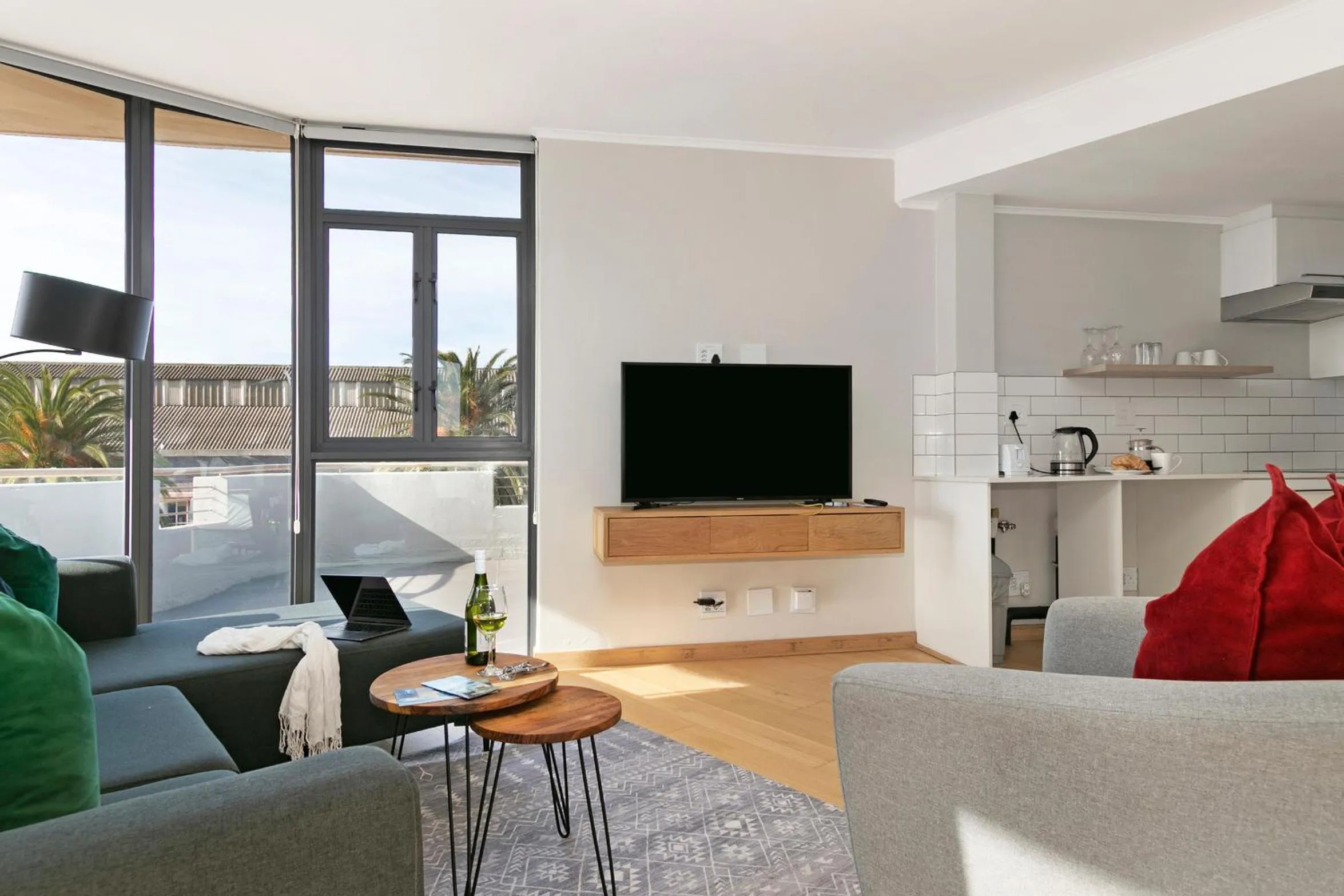 Living room in Urban Artisan Luxury Suites by Totalstay