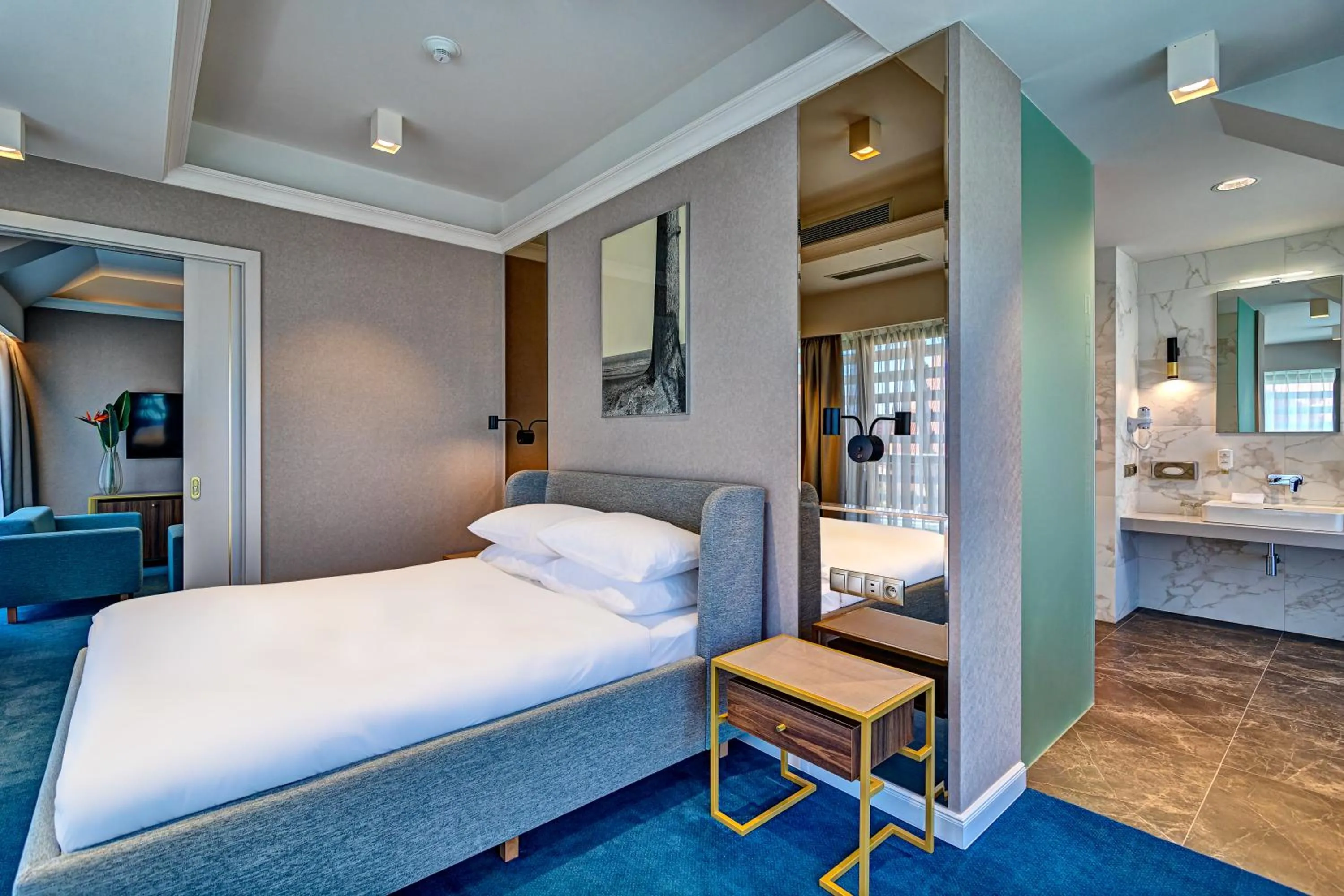 Bathroom, Bed in Old Town Haston