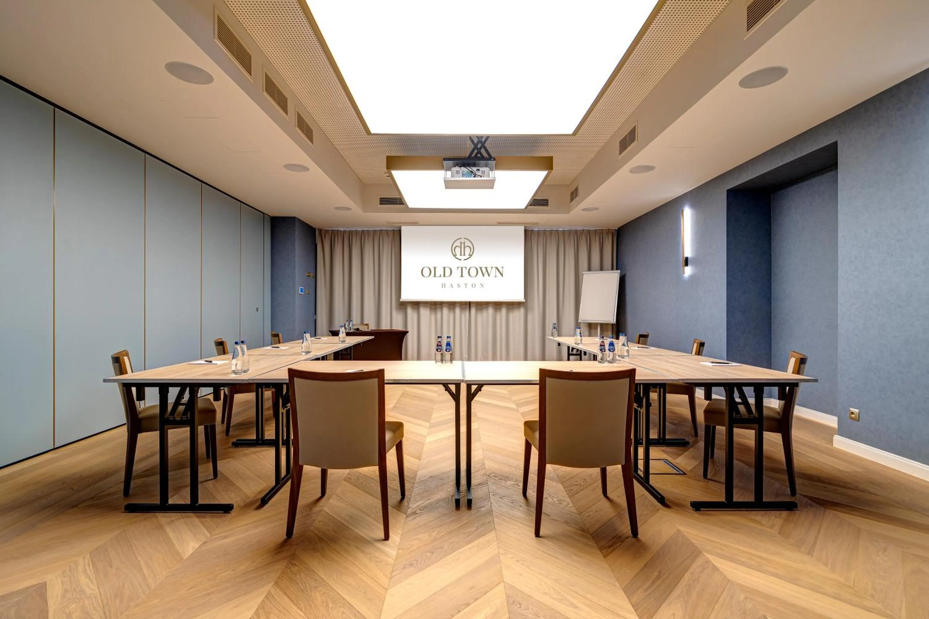 Meeting/conference room in Old Town Haston