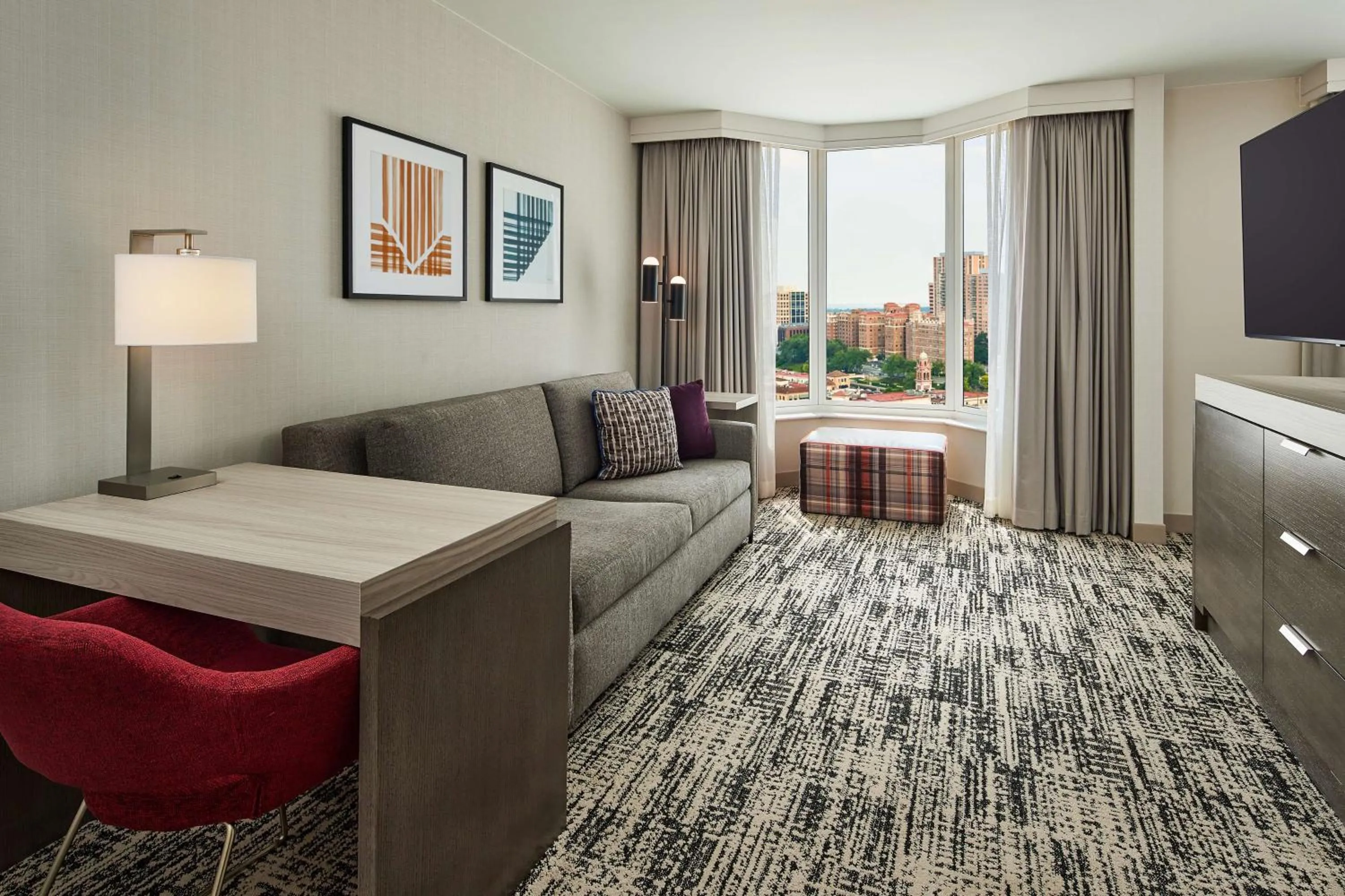 TV and multimedia in Hilton Kansas City Country Club Plaza