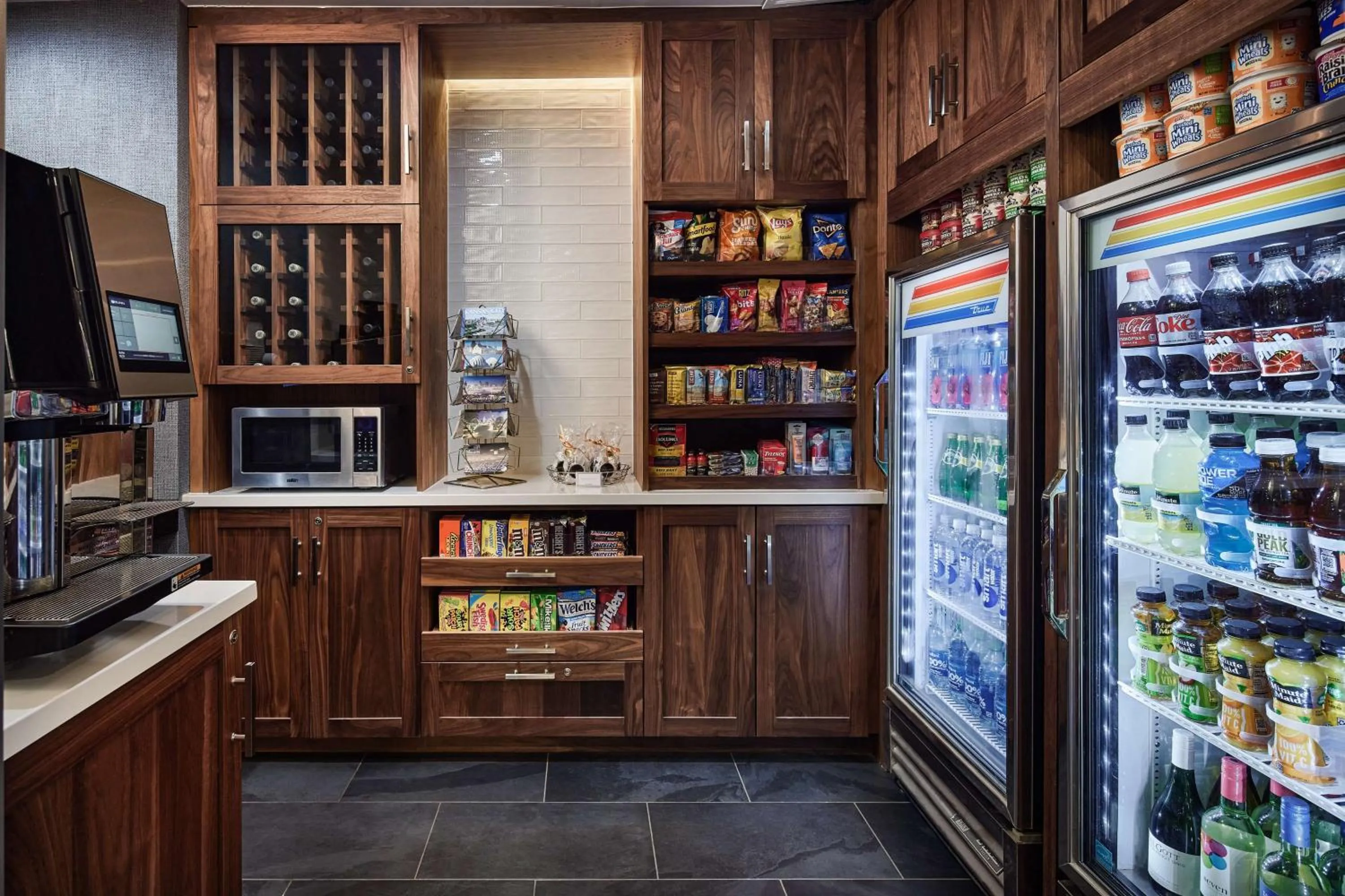 Restaurant/places to eat in Hilton Kansas City Country Club Plaza