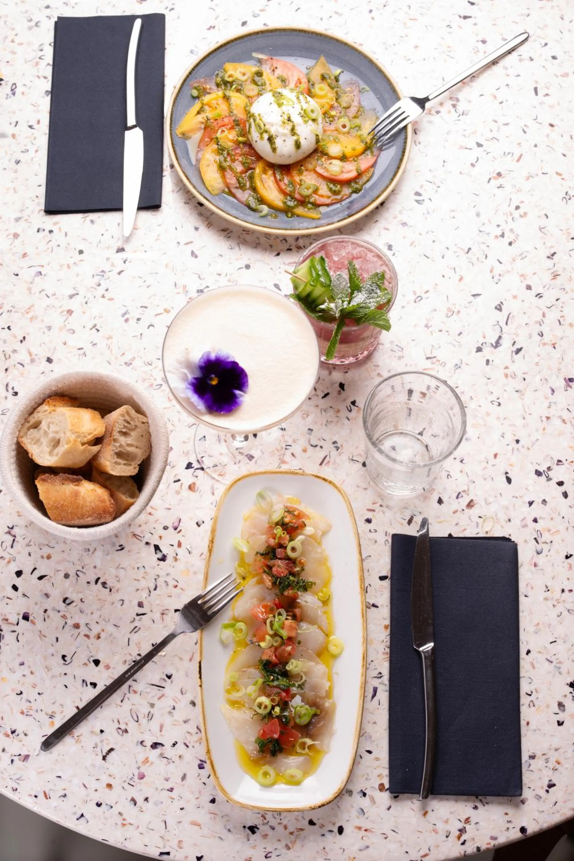 Restaurant/places to eat in Hôtel BO & MIA