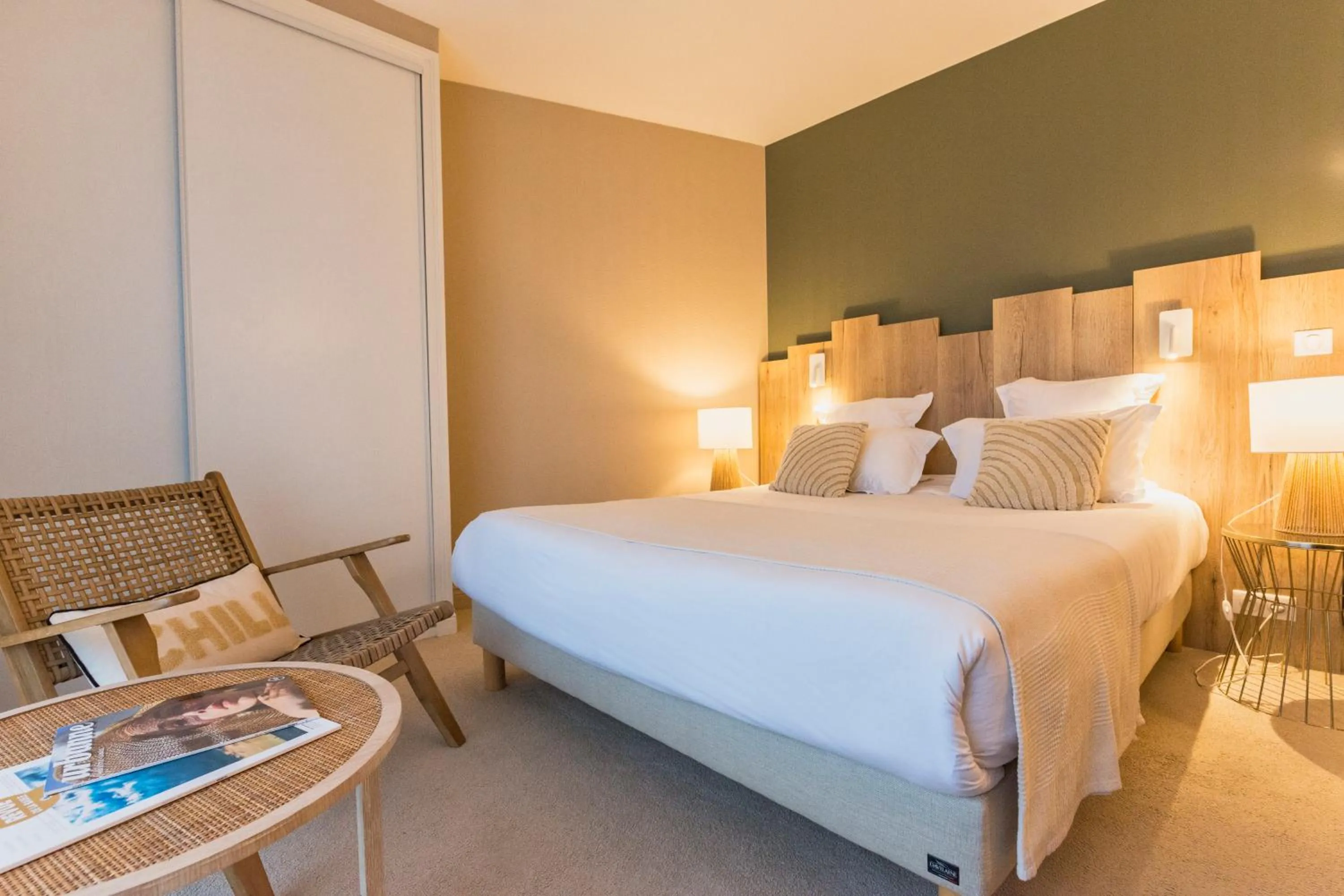 Bed in Hôtel BO & MIA