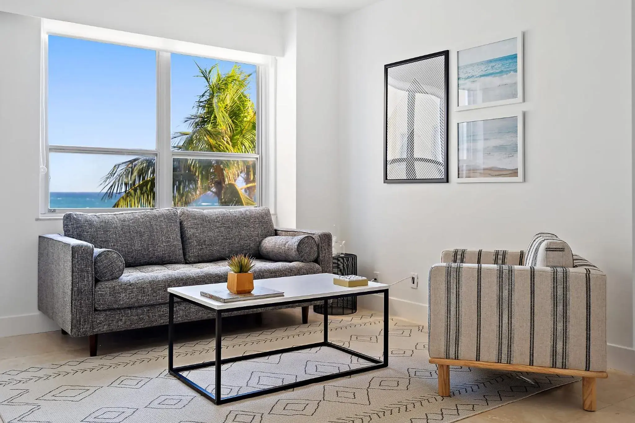 King Suite with Pool View in The Ambassador Hotel King Suite with Pool View in The Ambassador Hotel