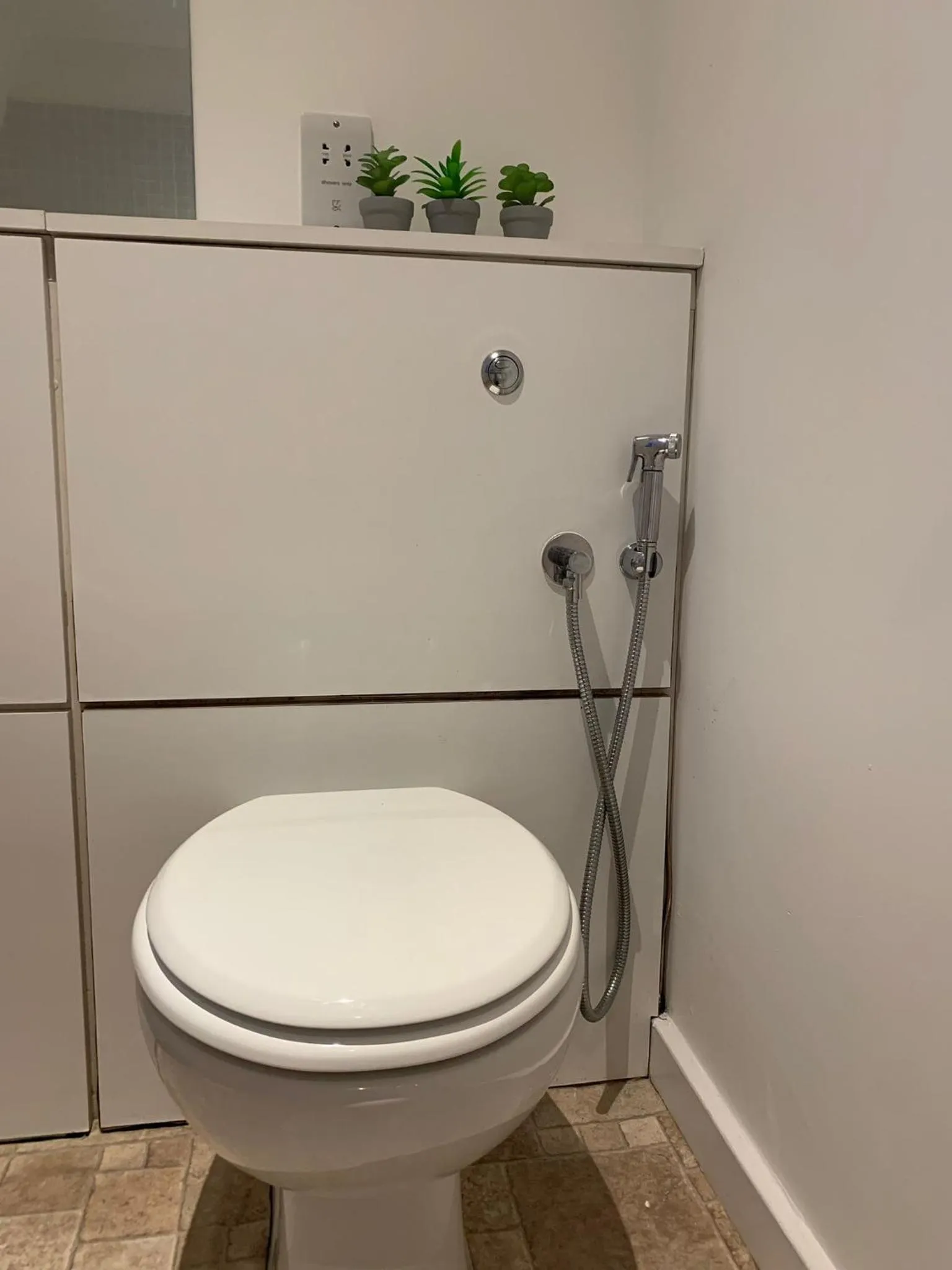 Toilet in The Riding Gate Apartment