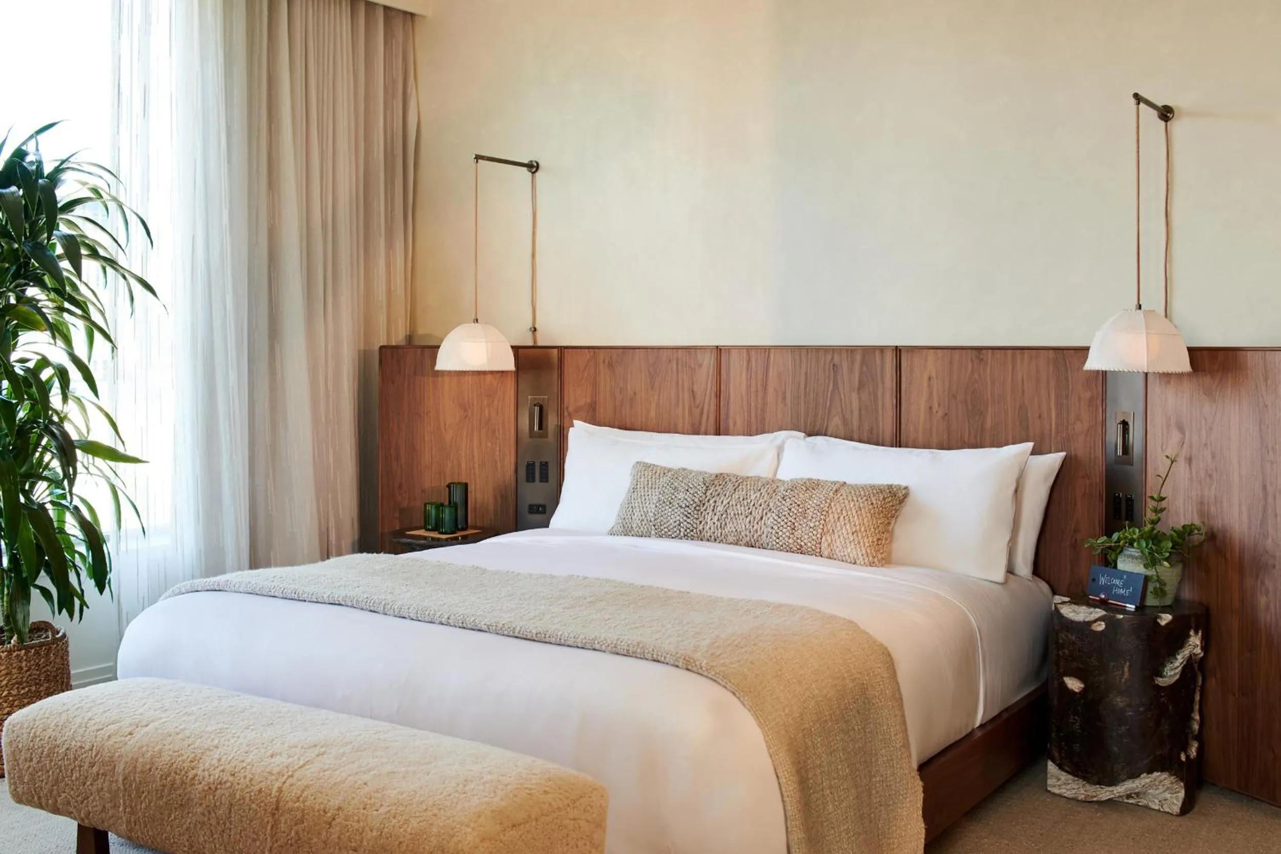 Bed in 1 Hotel Seattle