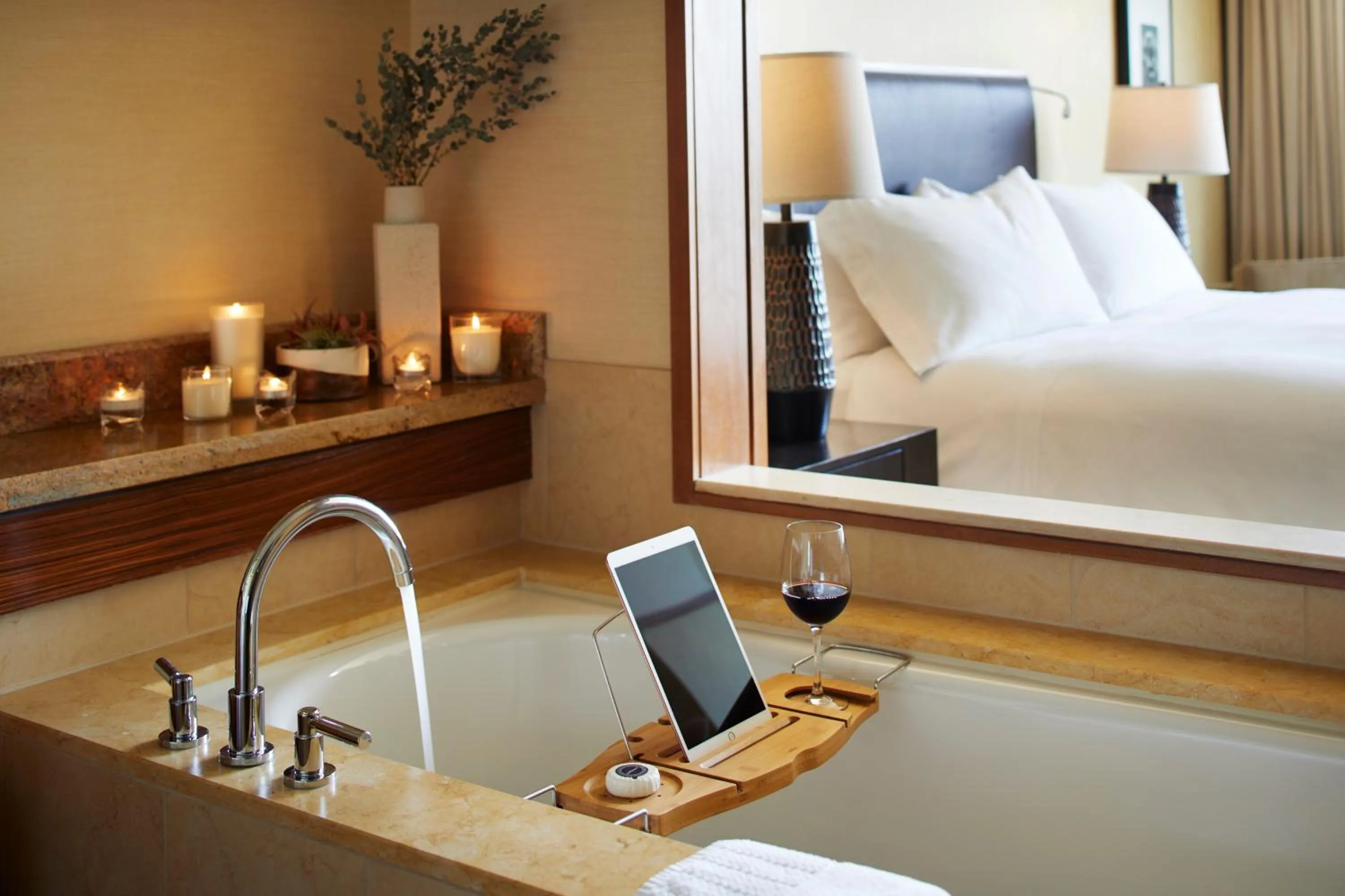 Bathroom, Bed in Pan Pacific Seattle