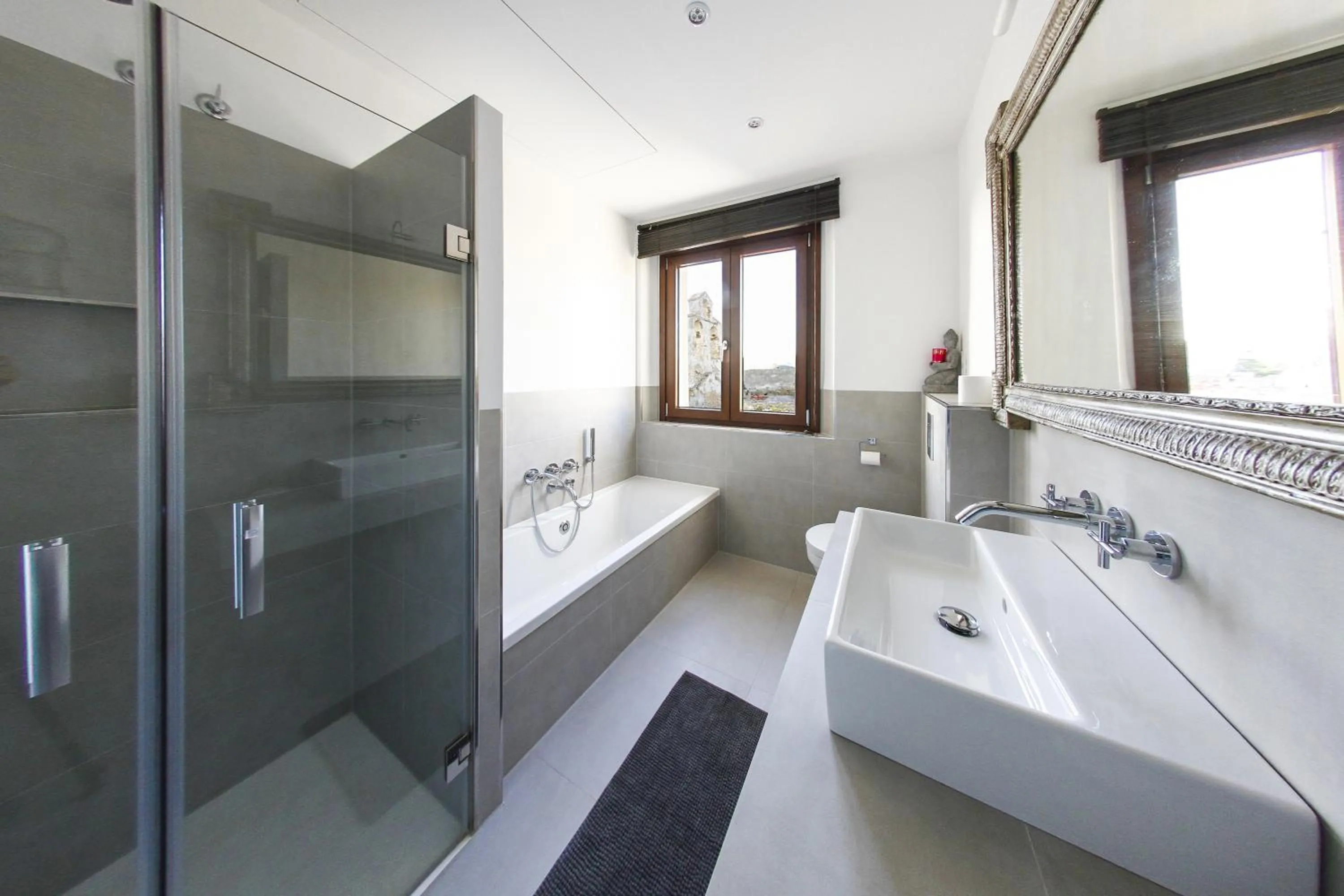 Bathroom in Apartamentos La Residencia Tarifa