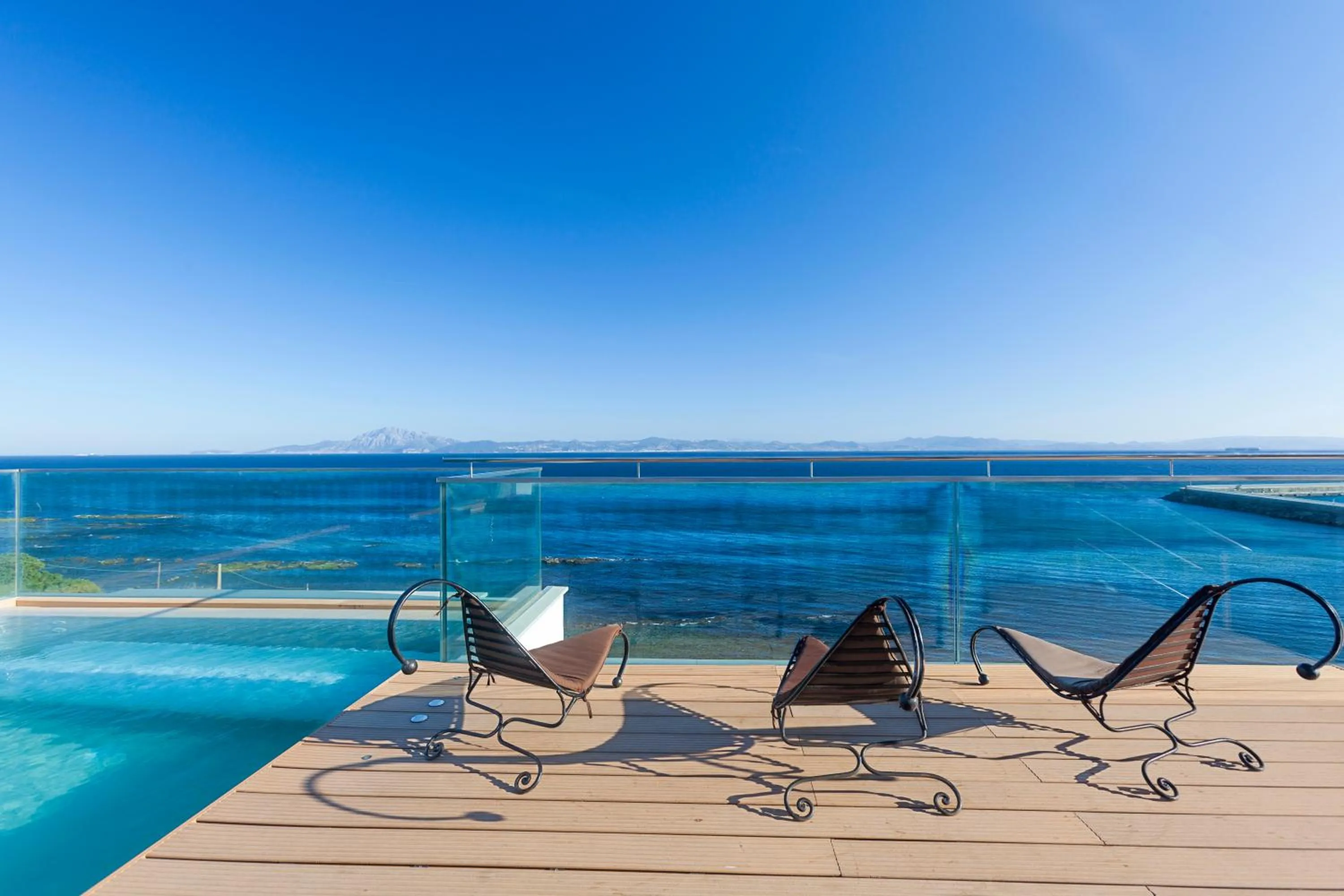 Swimming pool in Apartamentos La Residencia Tarifa