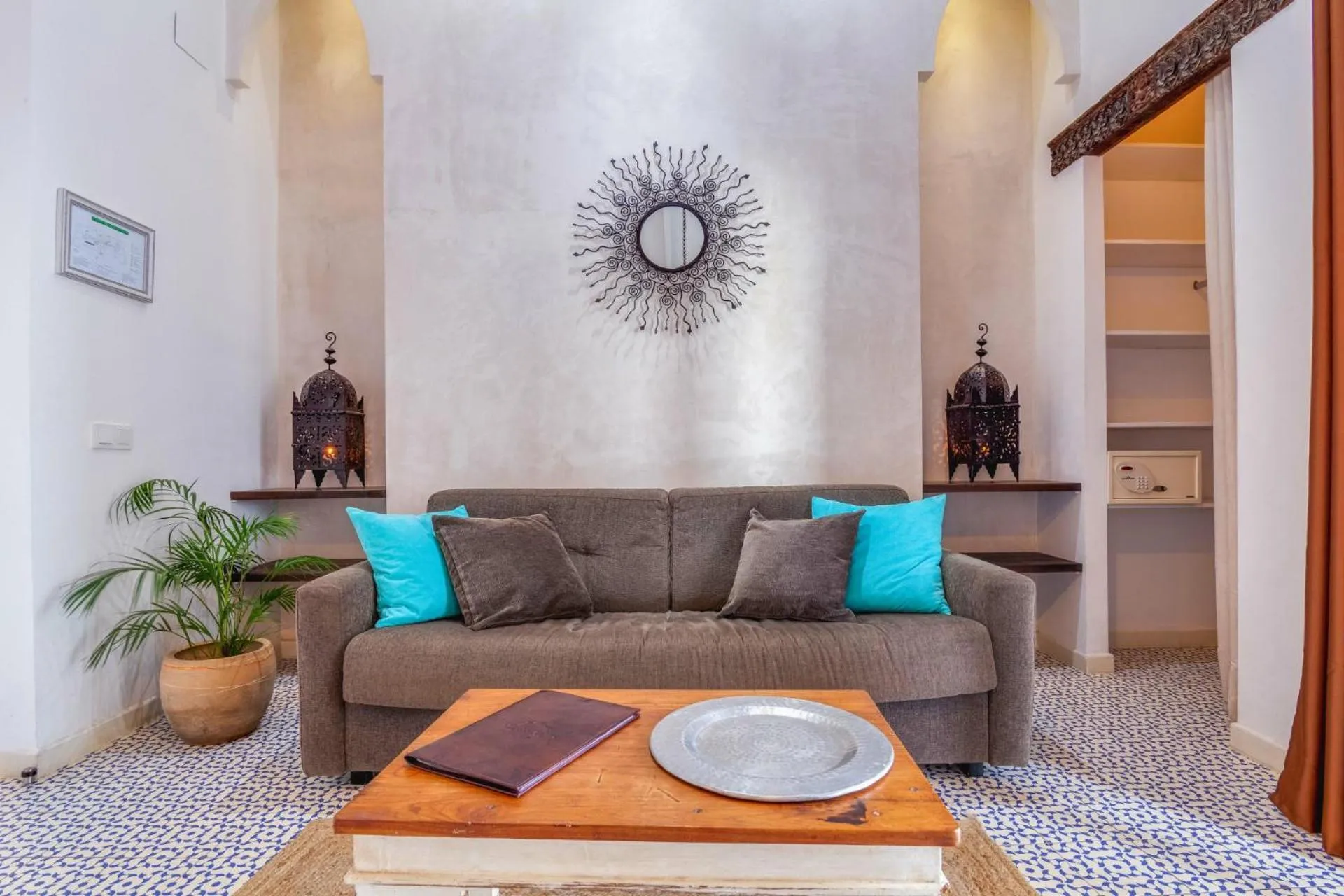 Apartamentos La Residencia Tarifa