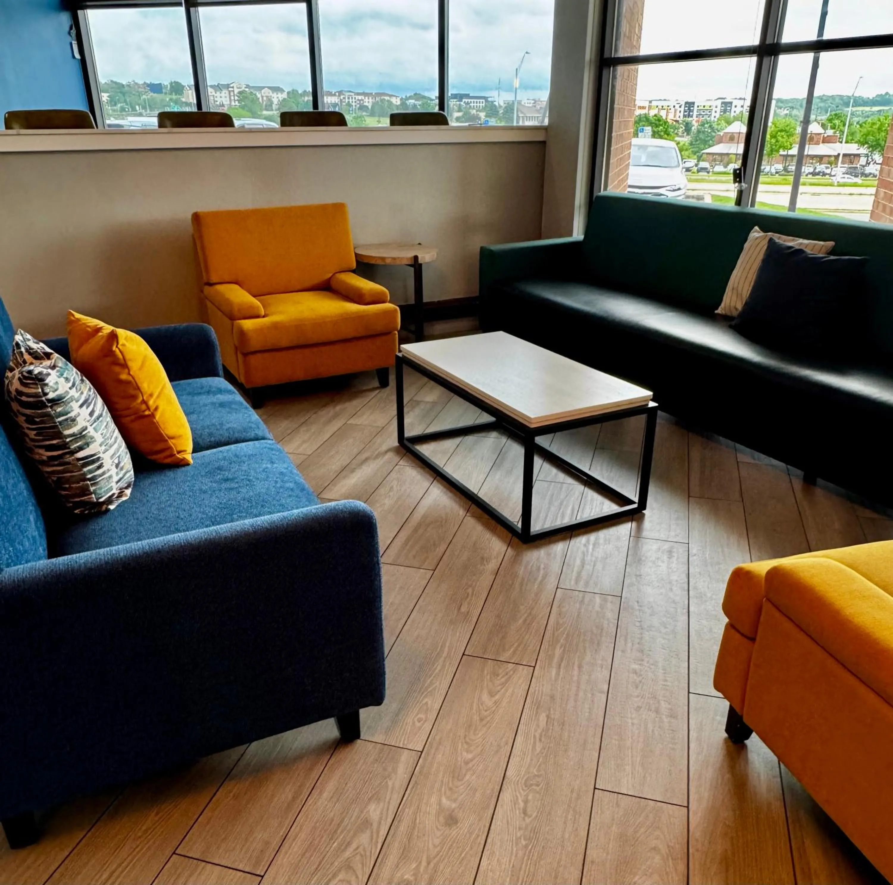 Lobby or reception in Comfort Inn & Suites Madison - Airport