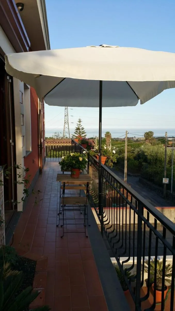 Decorative detail in Anthea Dell' Etna