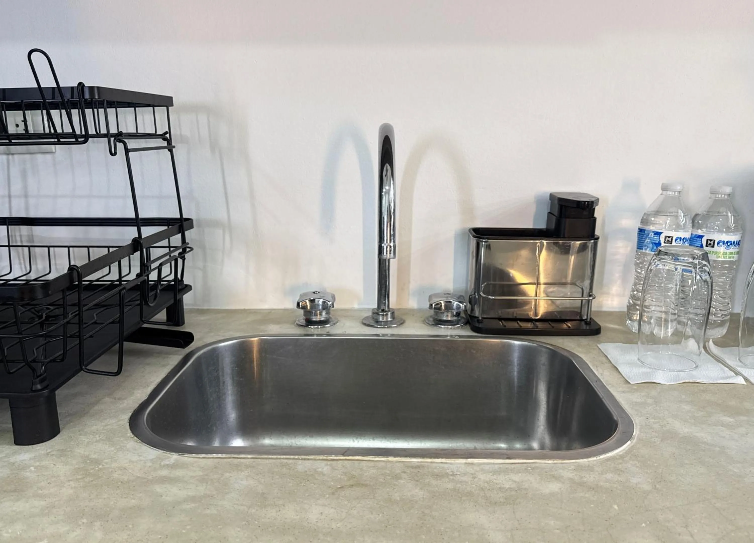 Kitchen or kitchenette in SILVERSANDS Hotel Boutique - 5Th Ave