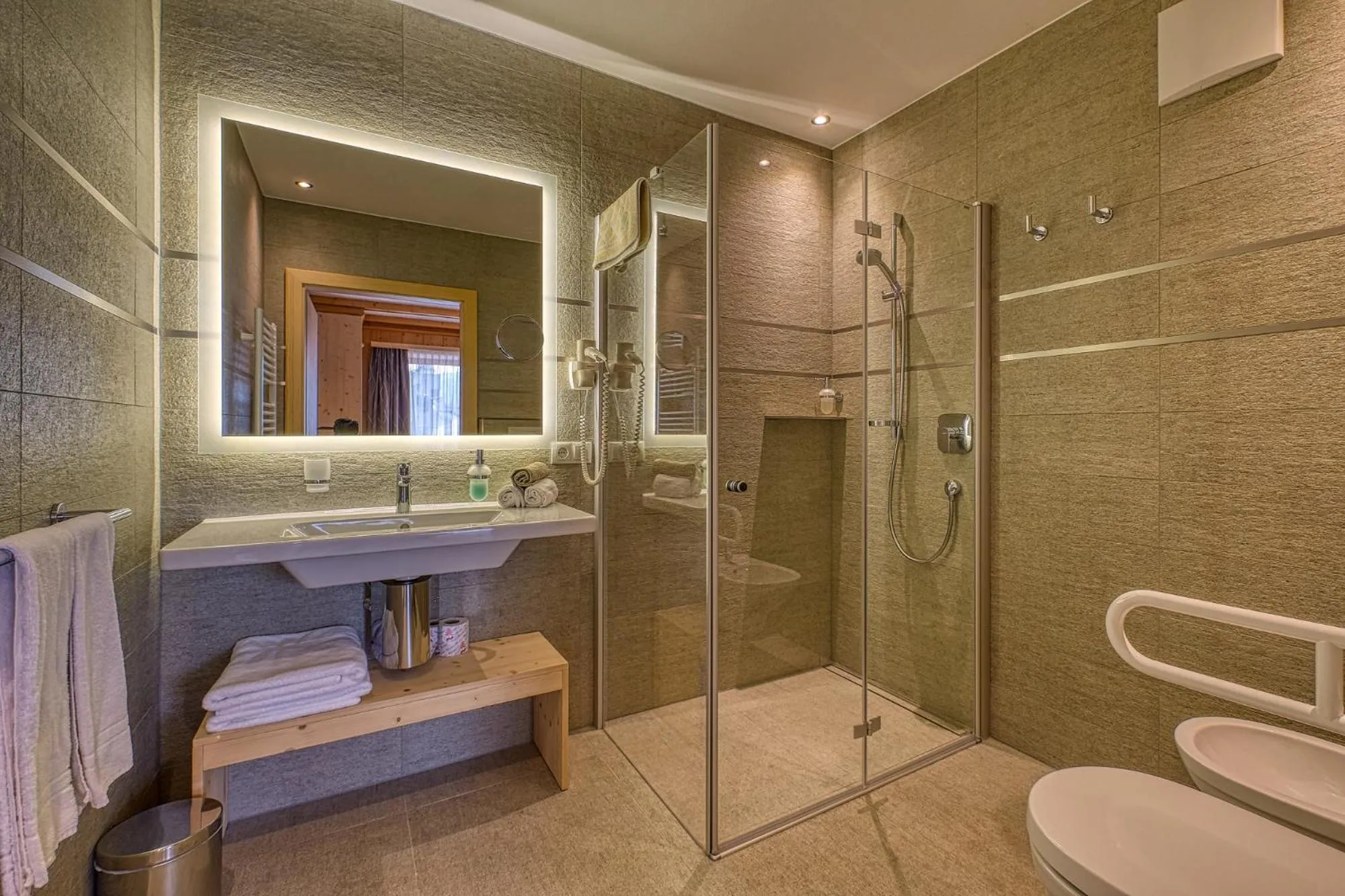 Toilet in Garni Appartments Helvetia