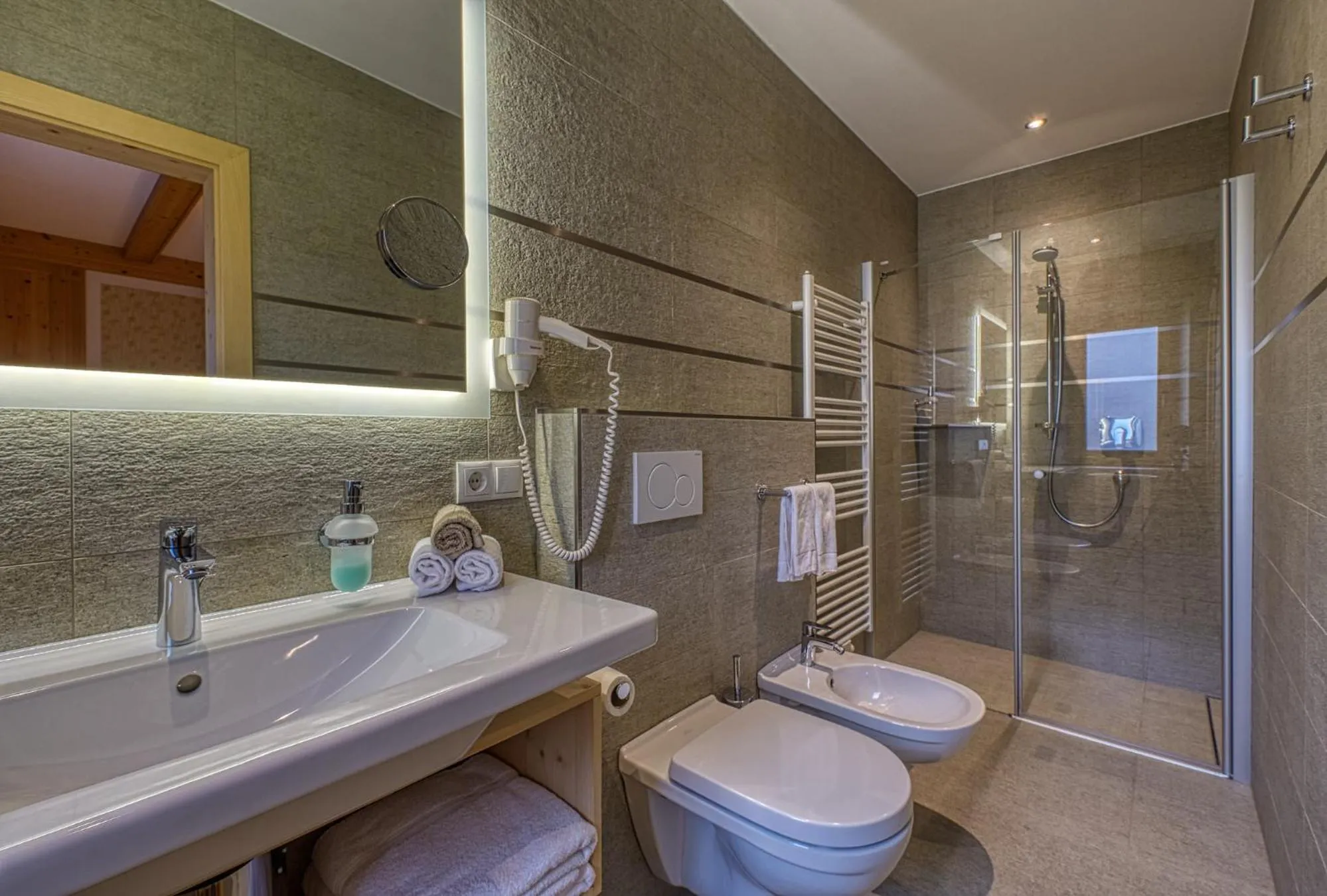 Shower in Garni Appartments Helvetia