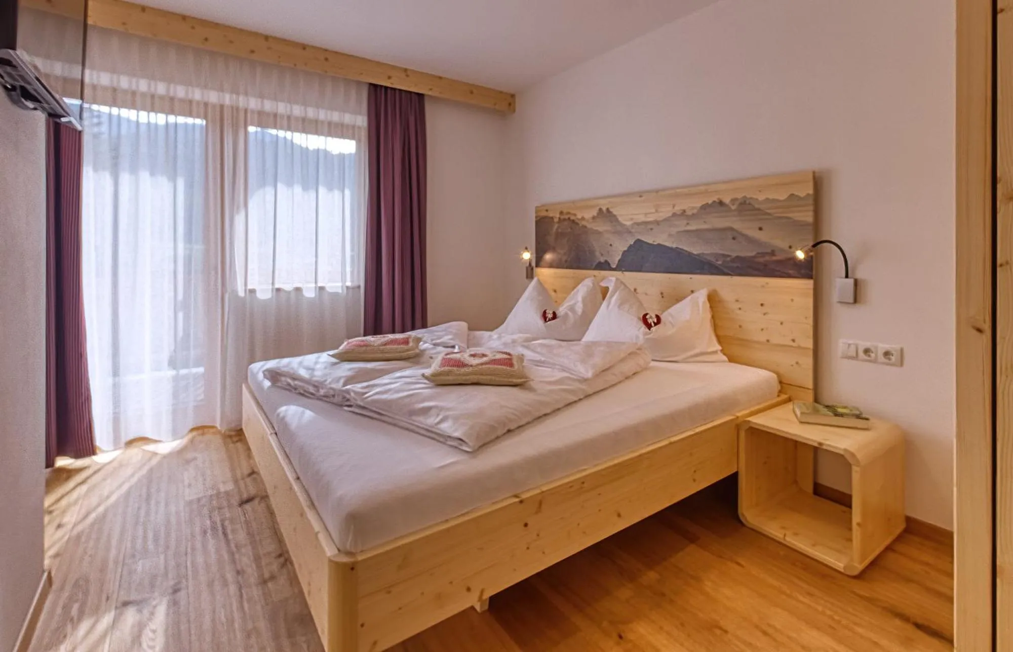 Balcony/Terrace, Bed in Garni Appartments Helvetia