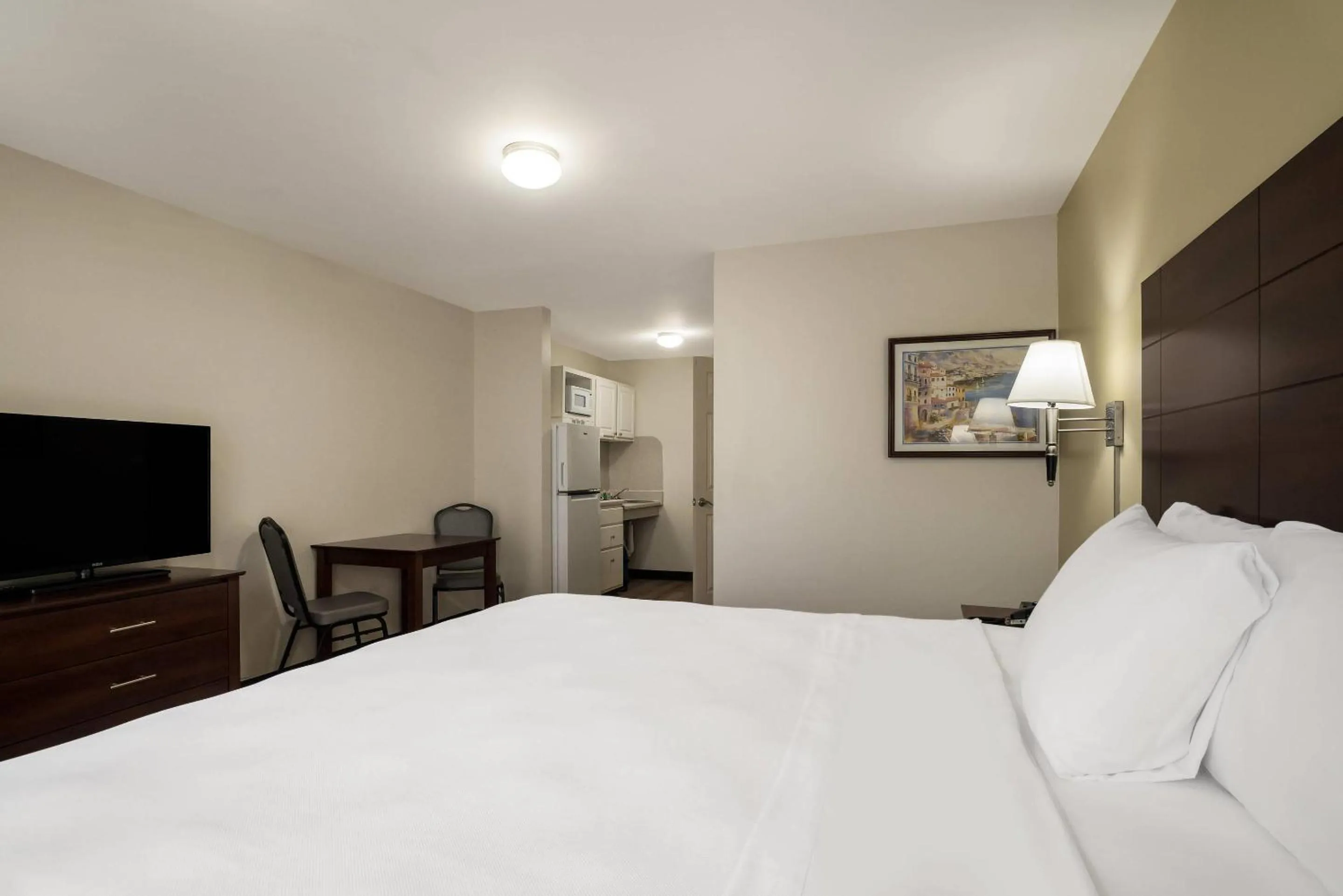 Bedroom, Bed in Suburban Studios Denver Central-Arvada