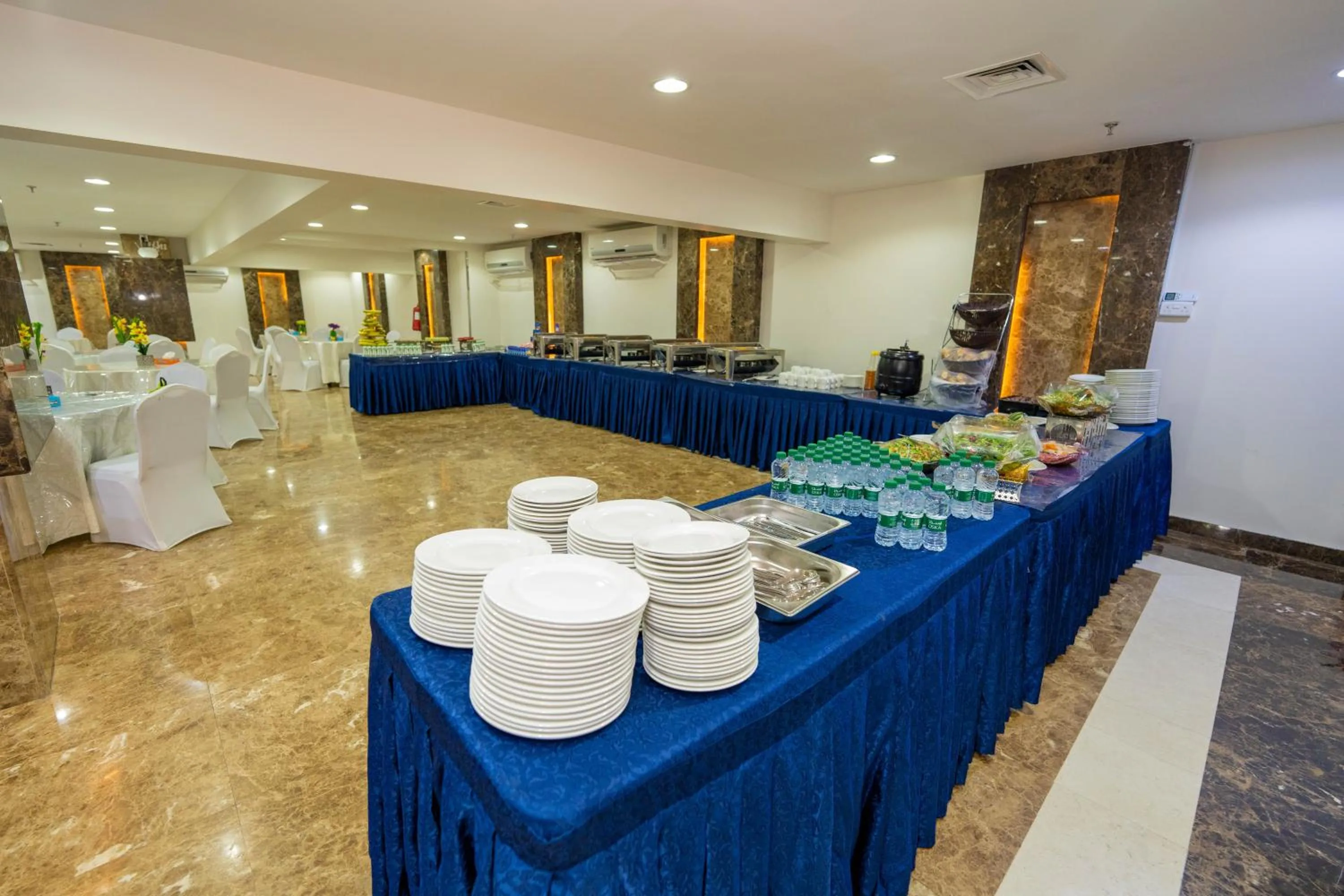 Restaurant/places to eat in Rizq Palace Hotel Makkah