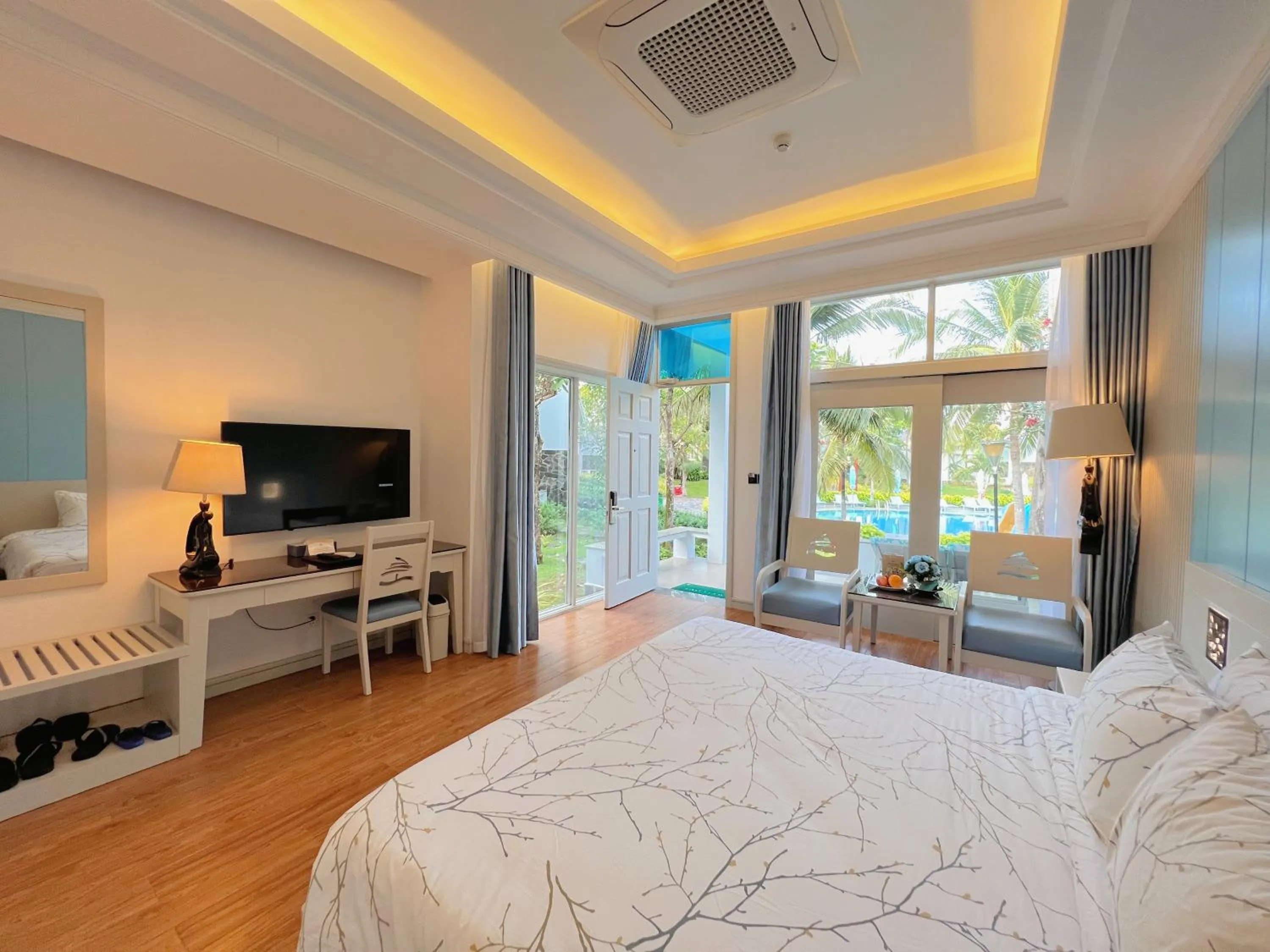 TV and multimedia, Bed in Carmelina Beach Resort Ho Tram