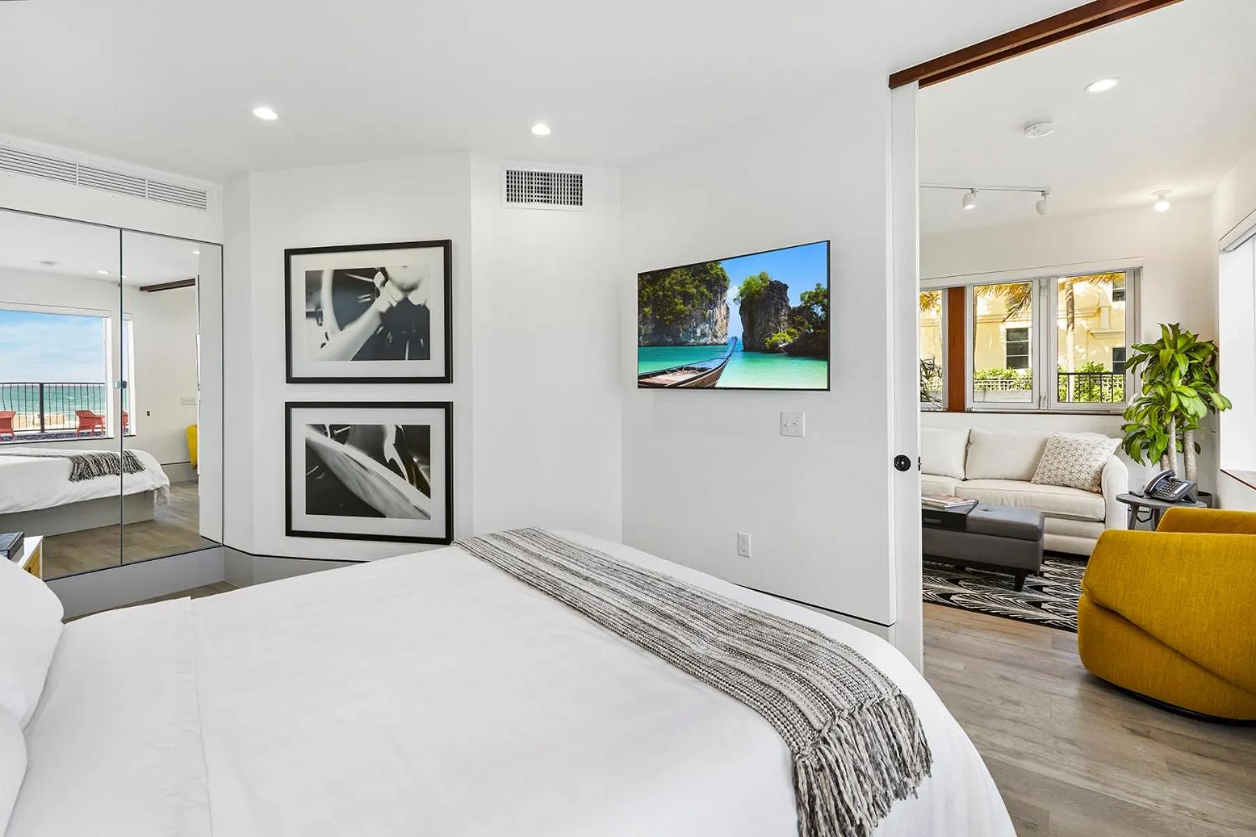 Bed in Ocean Treasure Beachside Suites