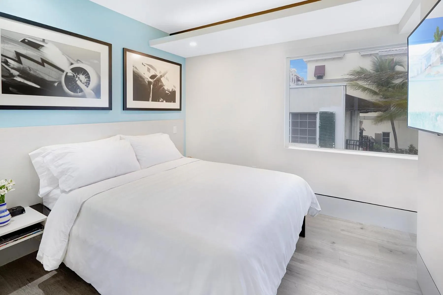 Bed in Ocean Treasure Beachside Suites