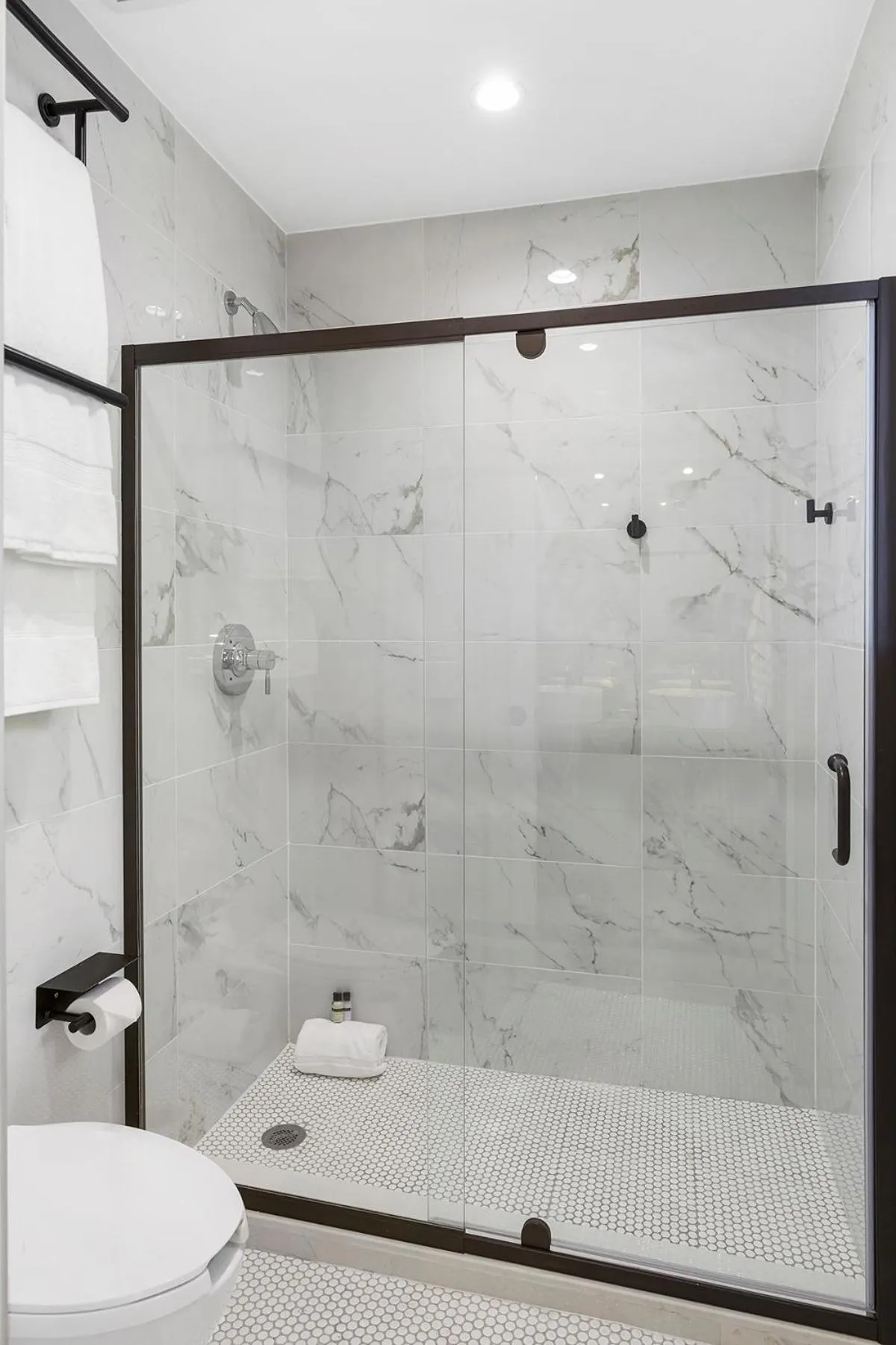 Bathroom in Ocean Treasure Beachside Suites