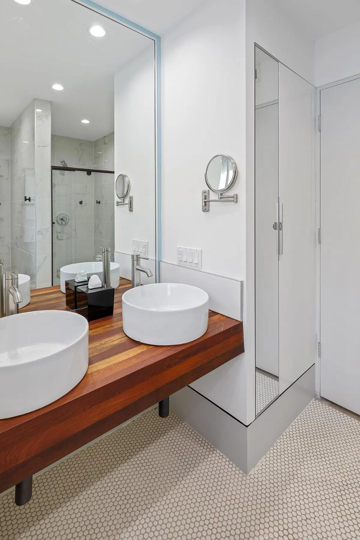 Bathroom in Ocean Treasure Beachside Suites