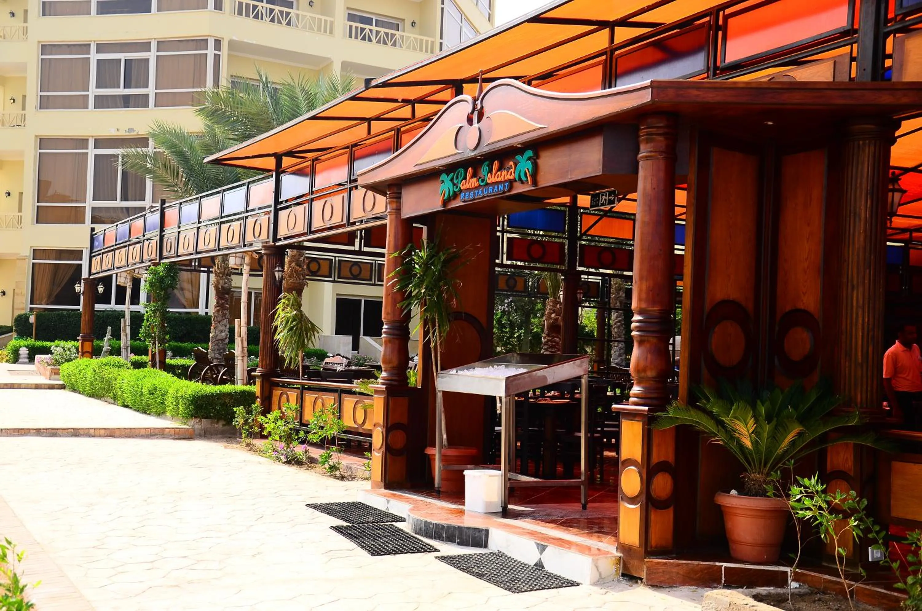 Restaurant/places to eat in AMC Royal Hotel & Spa