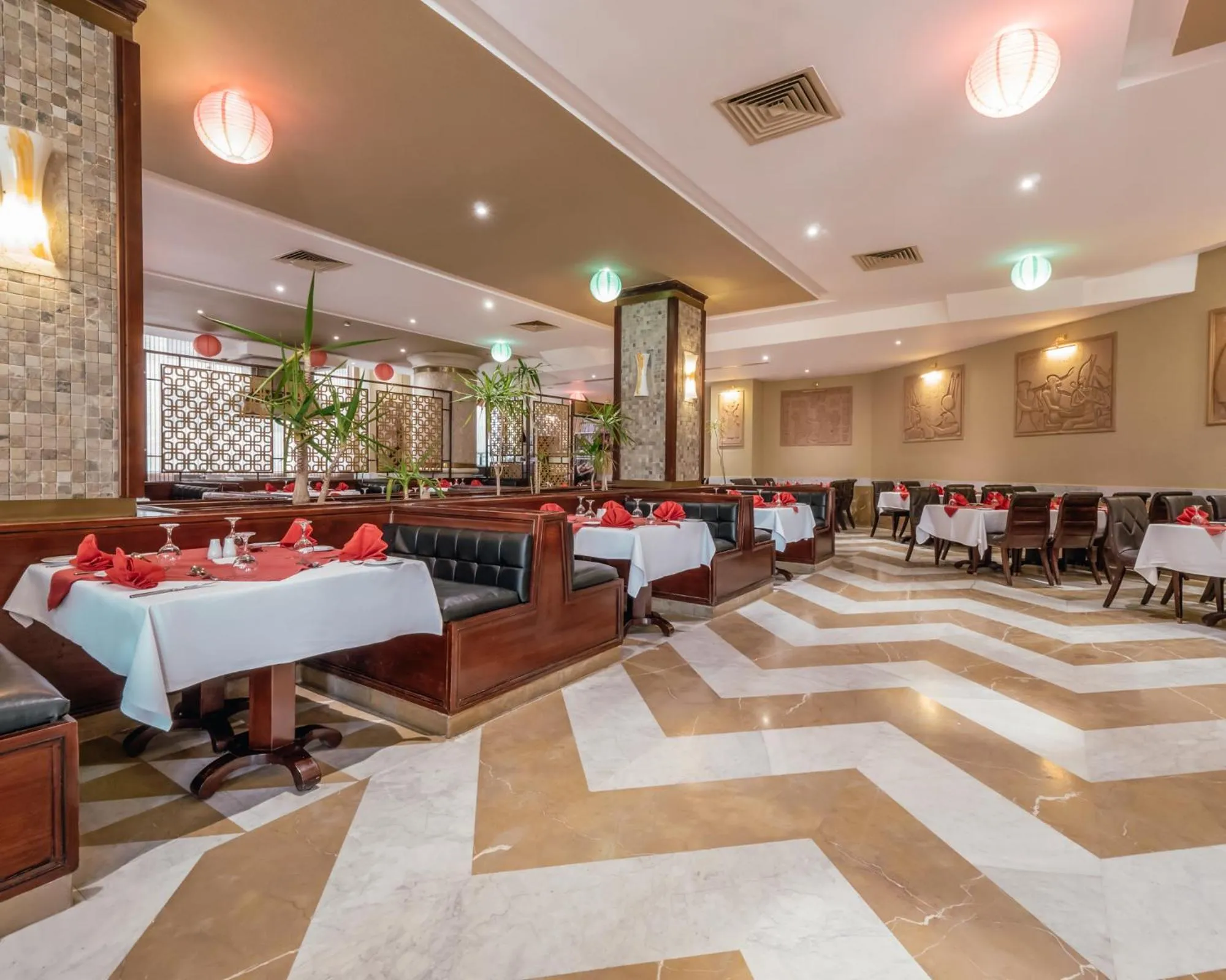 Restaurant/places to eat in AMC Royal Hotel & Spa