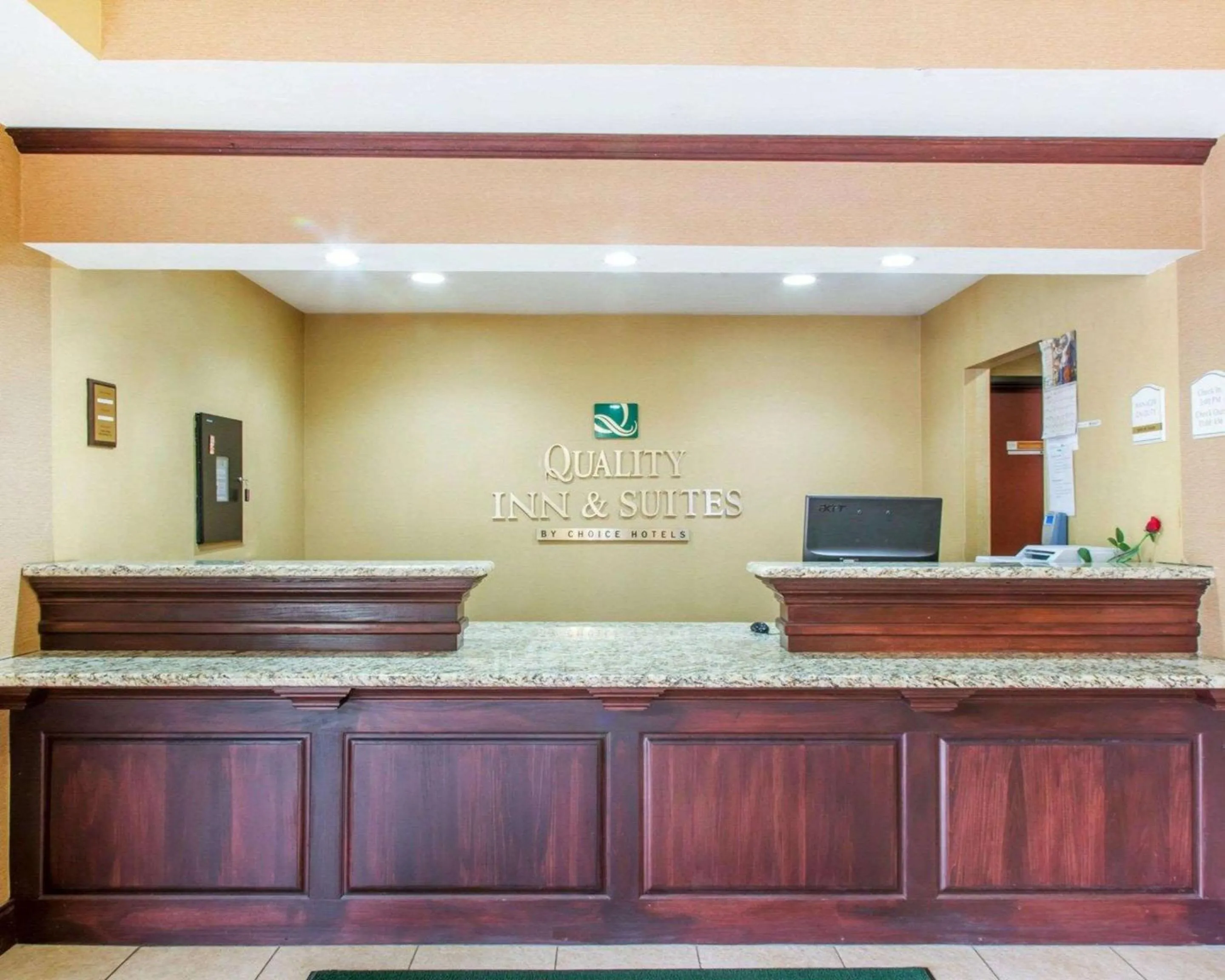 Lobby or reception in Quality Inn & Suites