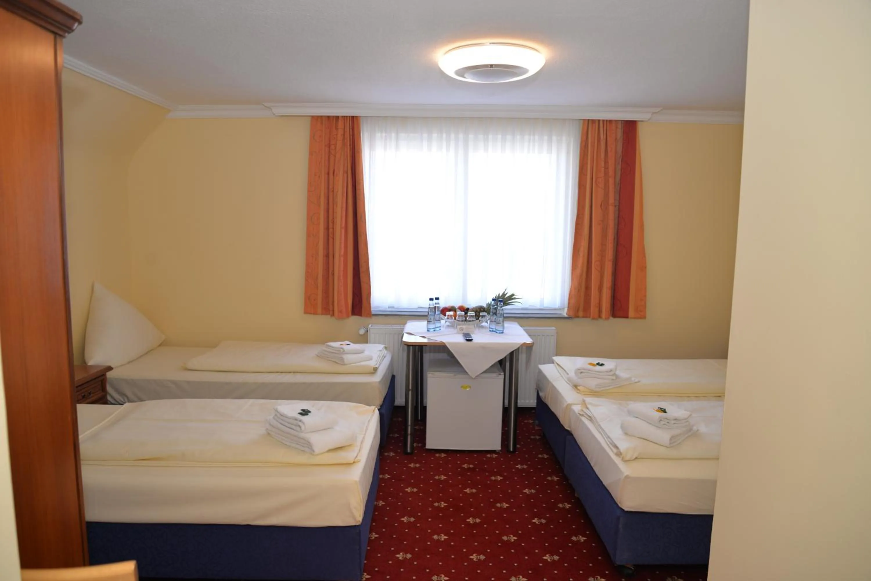 Bed in Hotel Neugrabener Hof