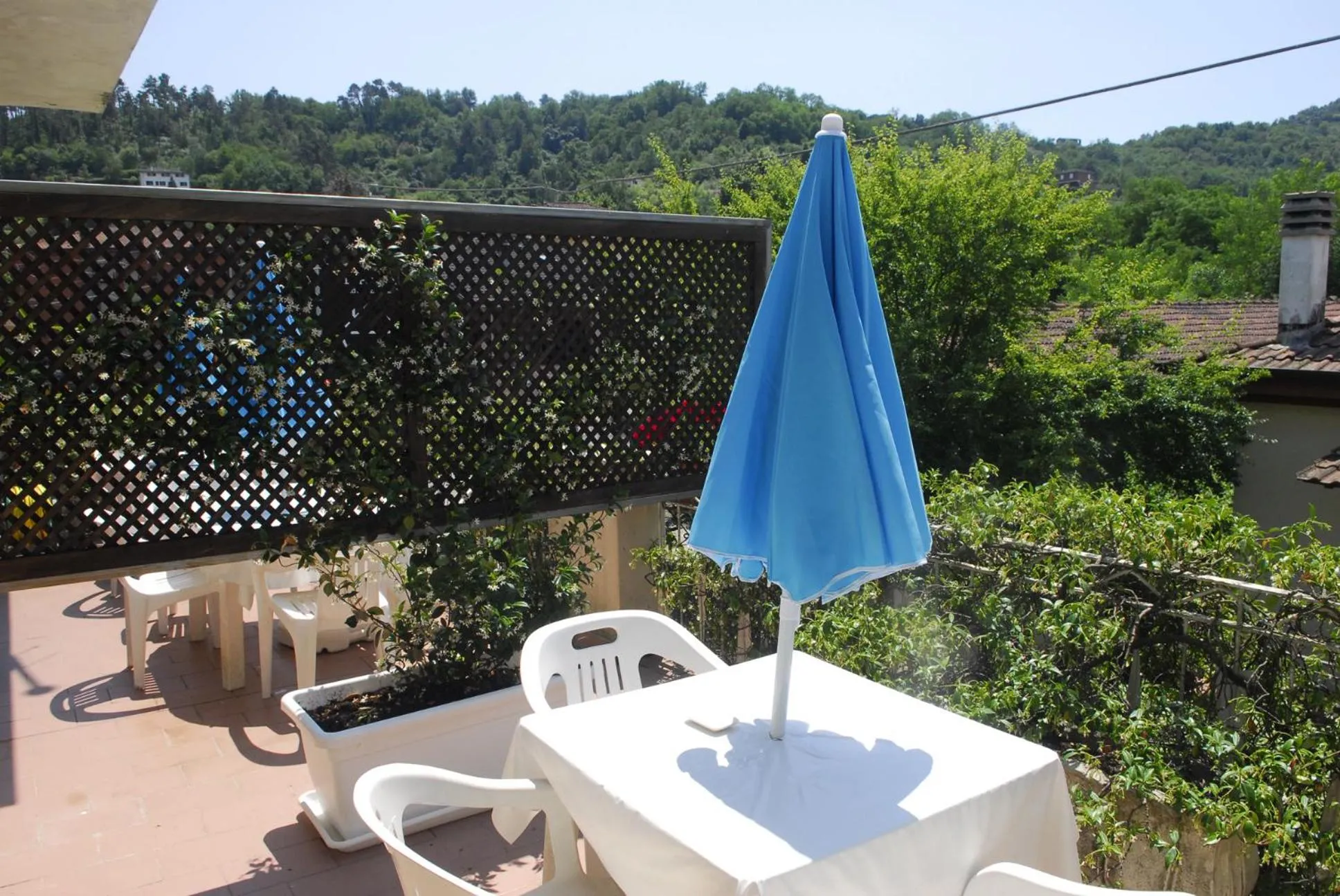 Property building in La Pergola Private Parking