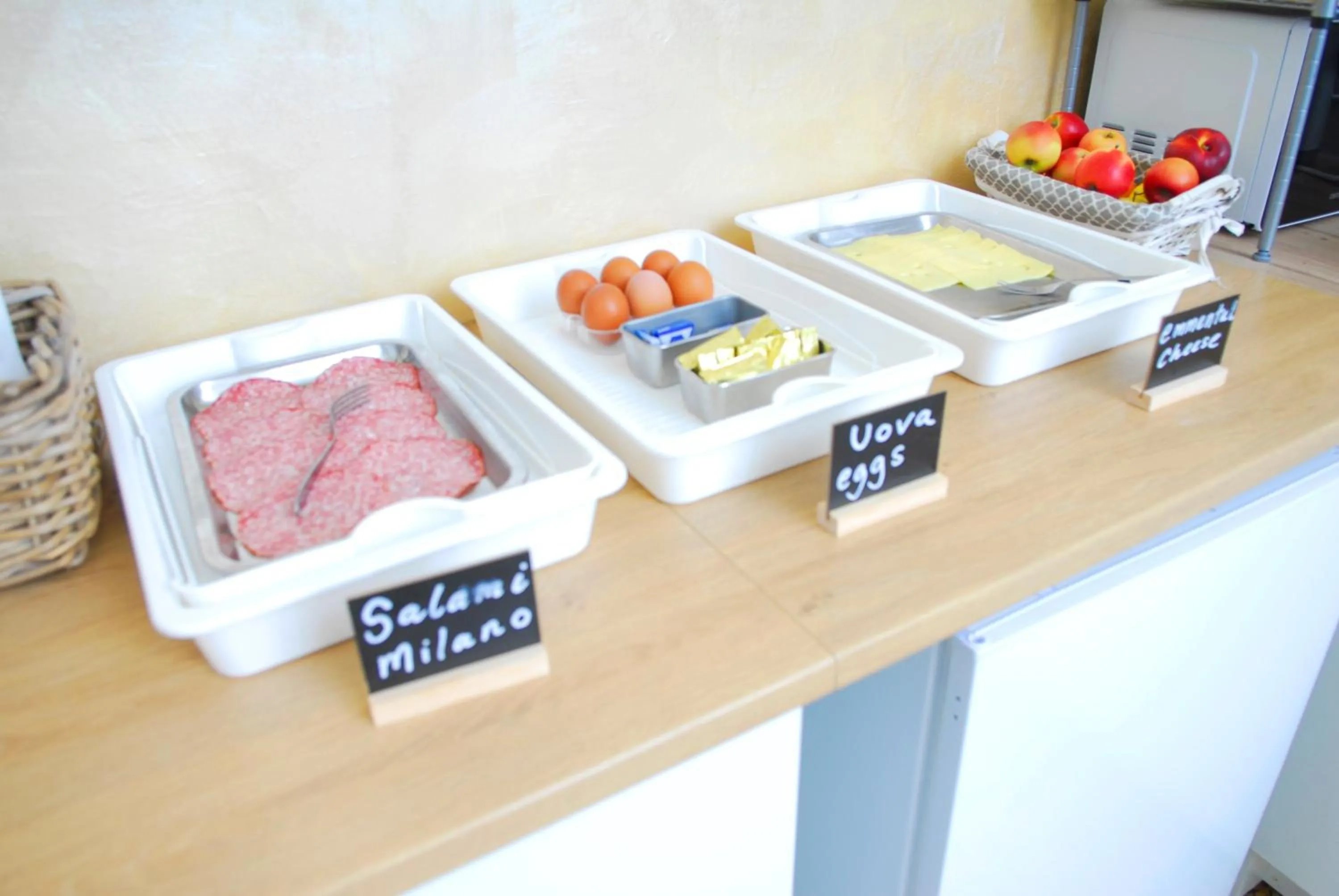 La Pergola Private Parking