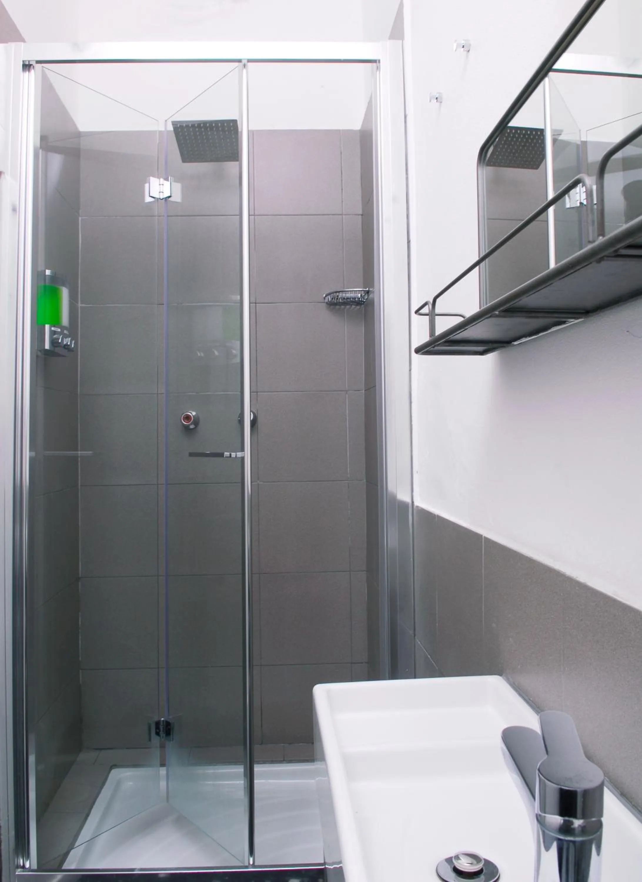 La Pergola Private Parking