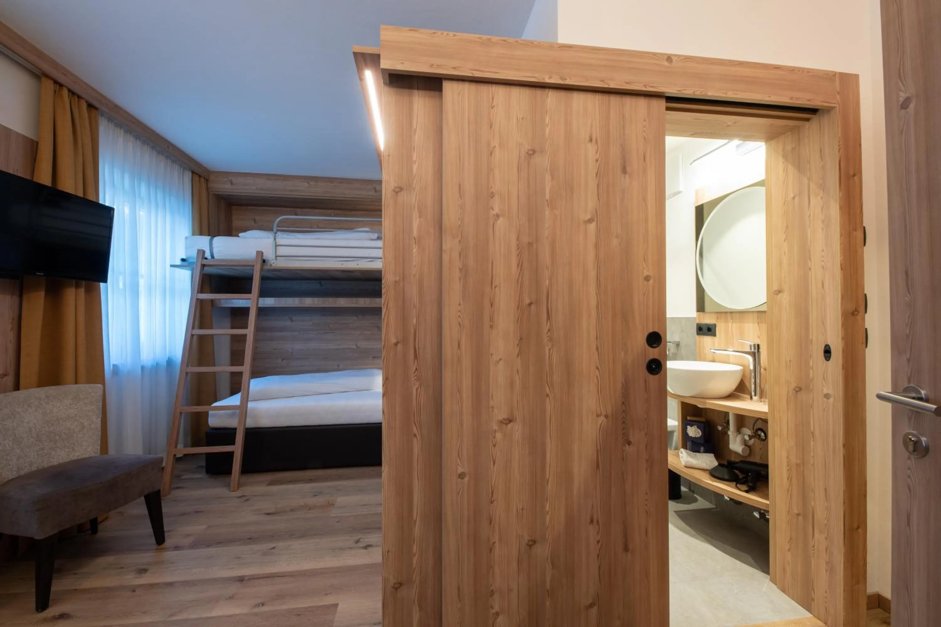 Bed in Hotel Mondschein